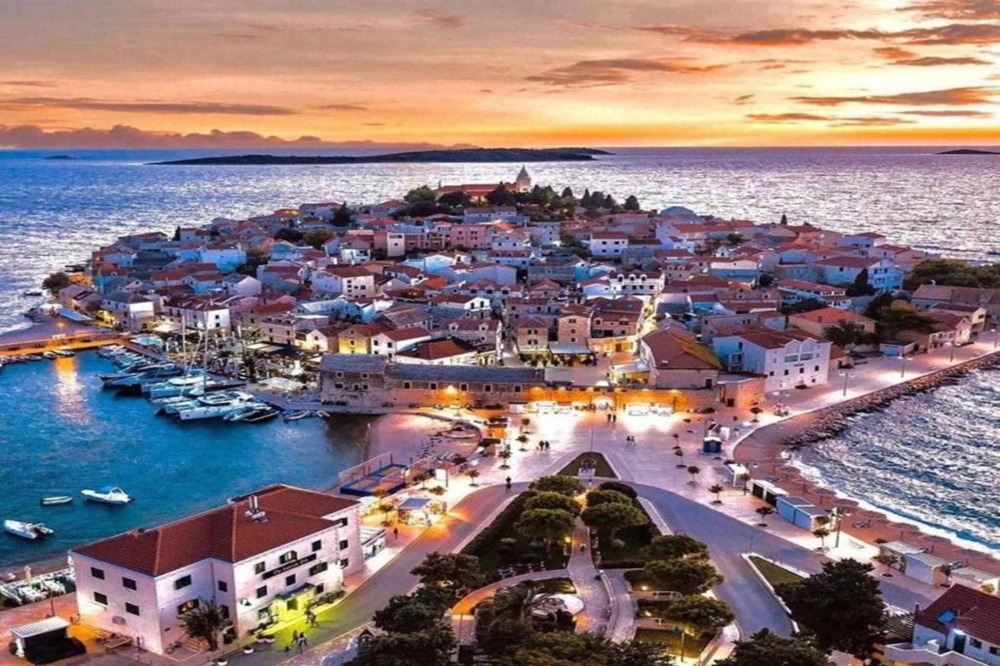 Guest House Stay & Smile Dolac Primošten - Double Room with Sea View and Balcony - Buitenlucht