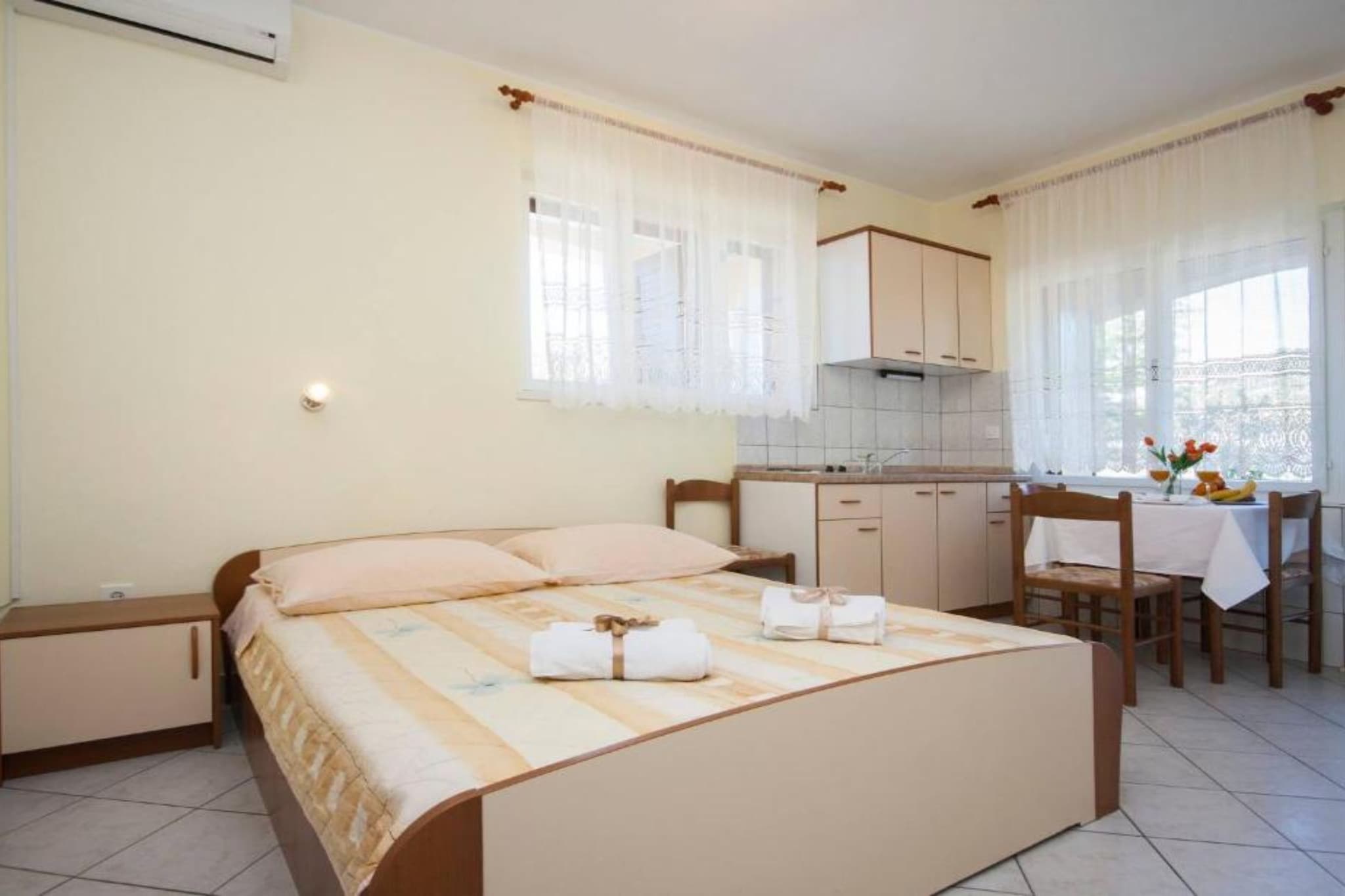 Guest House Stay & Smile Dolac Primošten - Studio with Terrace and Garden View