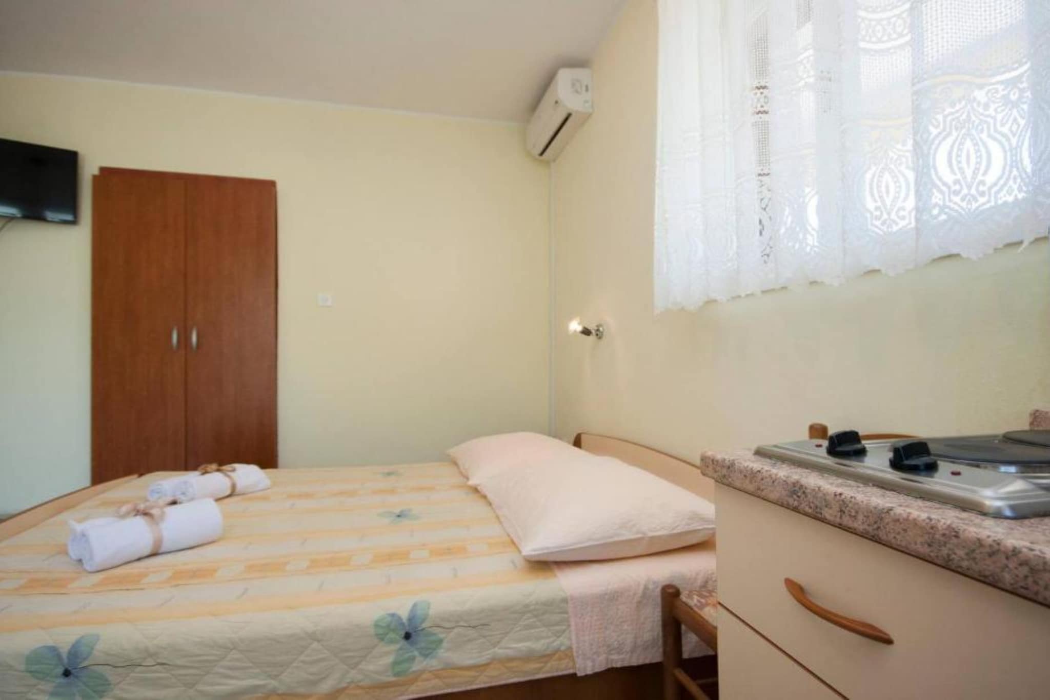 Guest House Stay & Smile Dolac Primošten - Studio with Terrace and Garden View