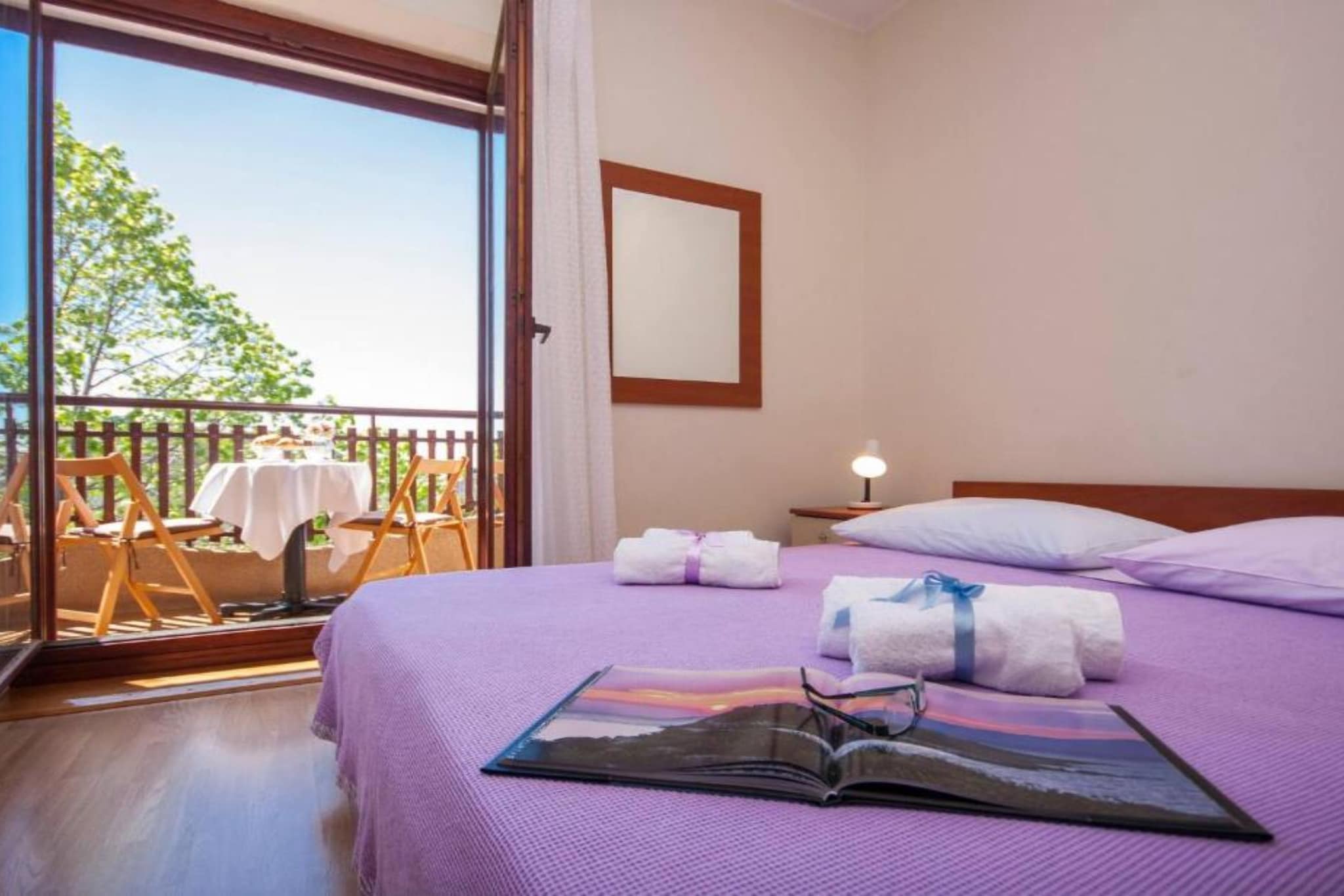 Guest House Stay & Smile Dolac Primošten - Two Bedroom Apartment with Sea View and Balcony - Slaapkamer