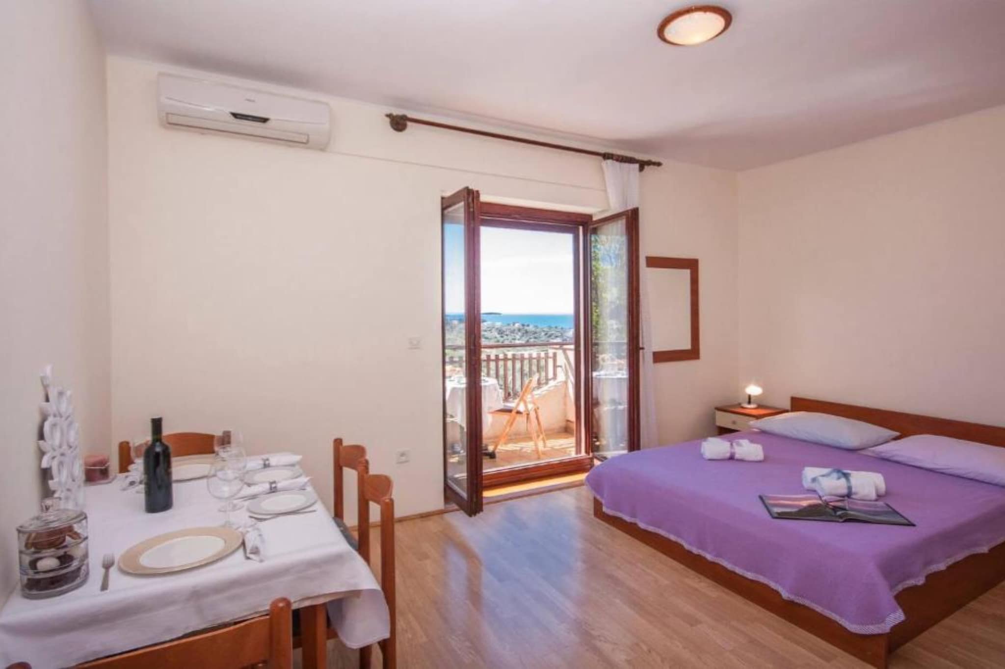 Guest House Stay & Smile Dolac Primošten - Two Bedroom Apartment with Sea View and Balcony