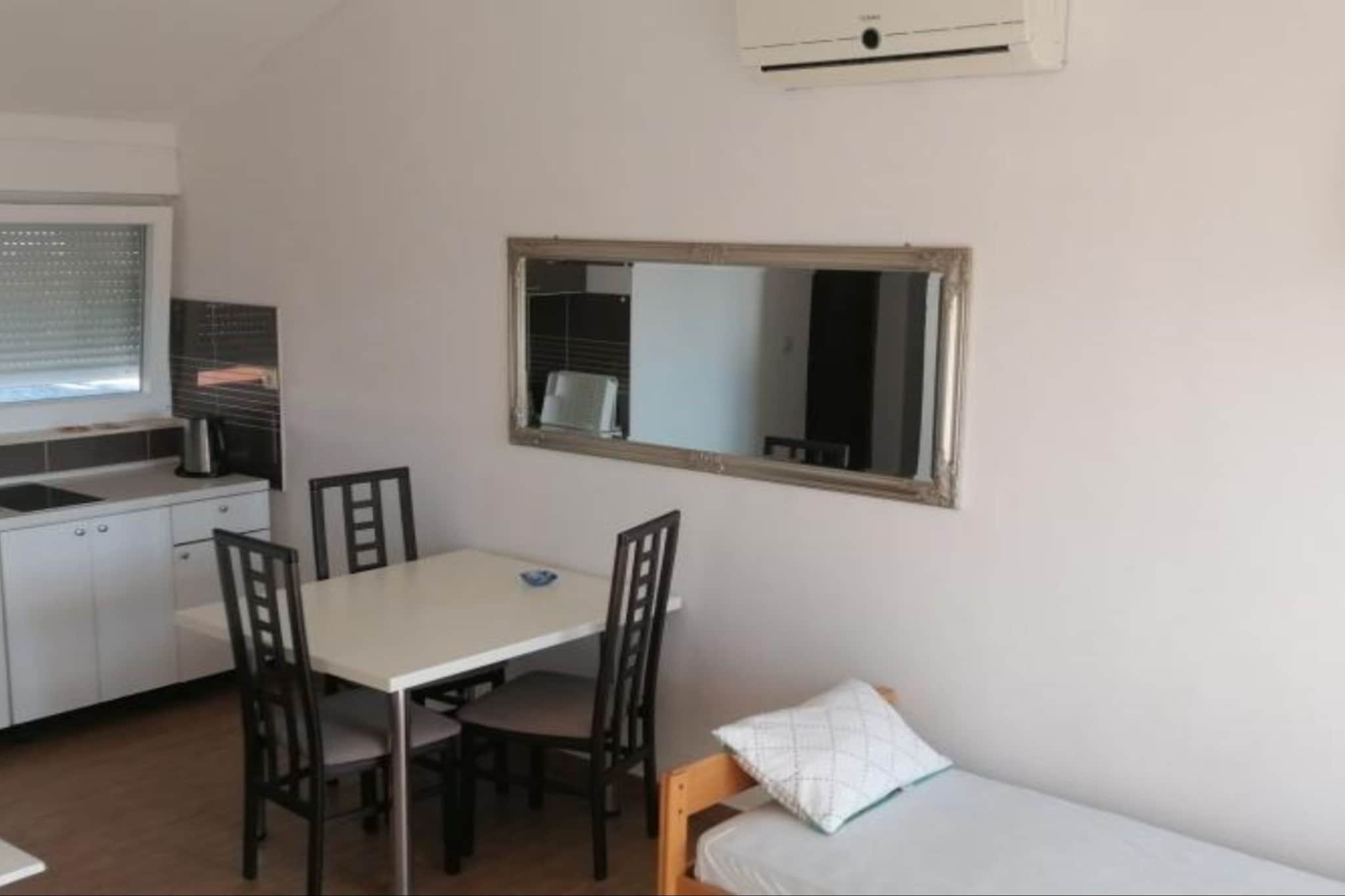 Guest House Jurković - Studio Apartment with Balcony