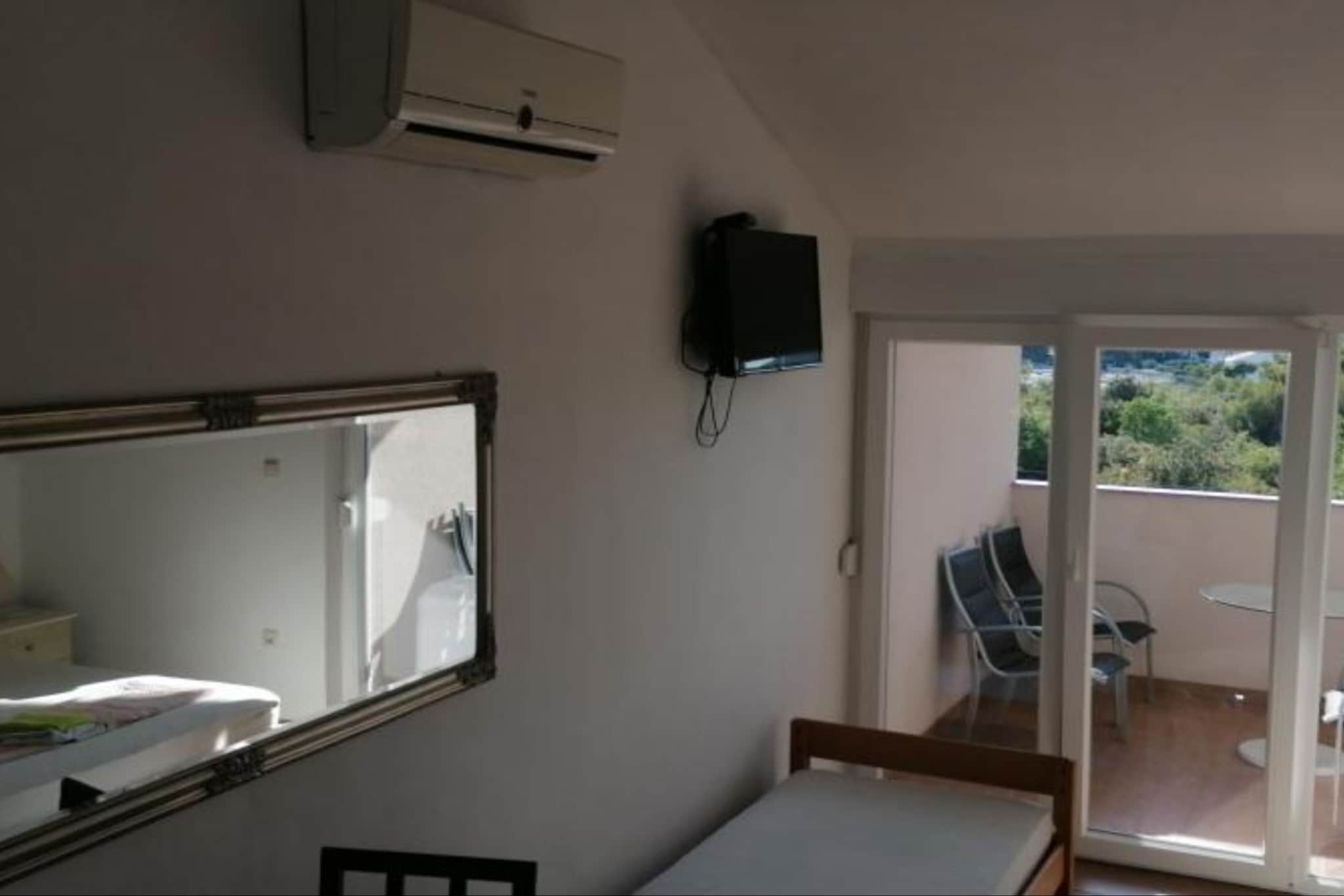 Guest House Jurković - Studio Apartment with Balcony - Chambre