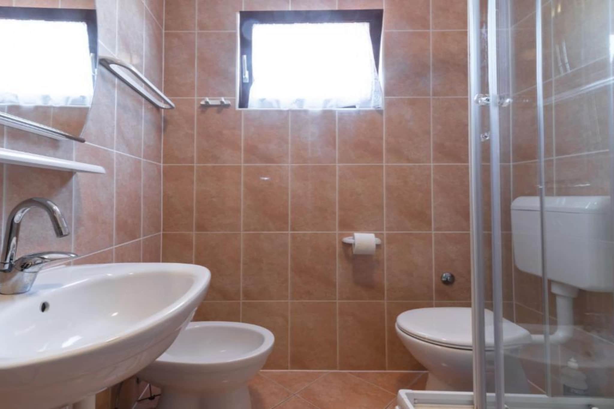 Kokolo Beach Apartments - Three bedroom apartment first floor - Badkamer