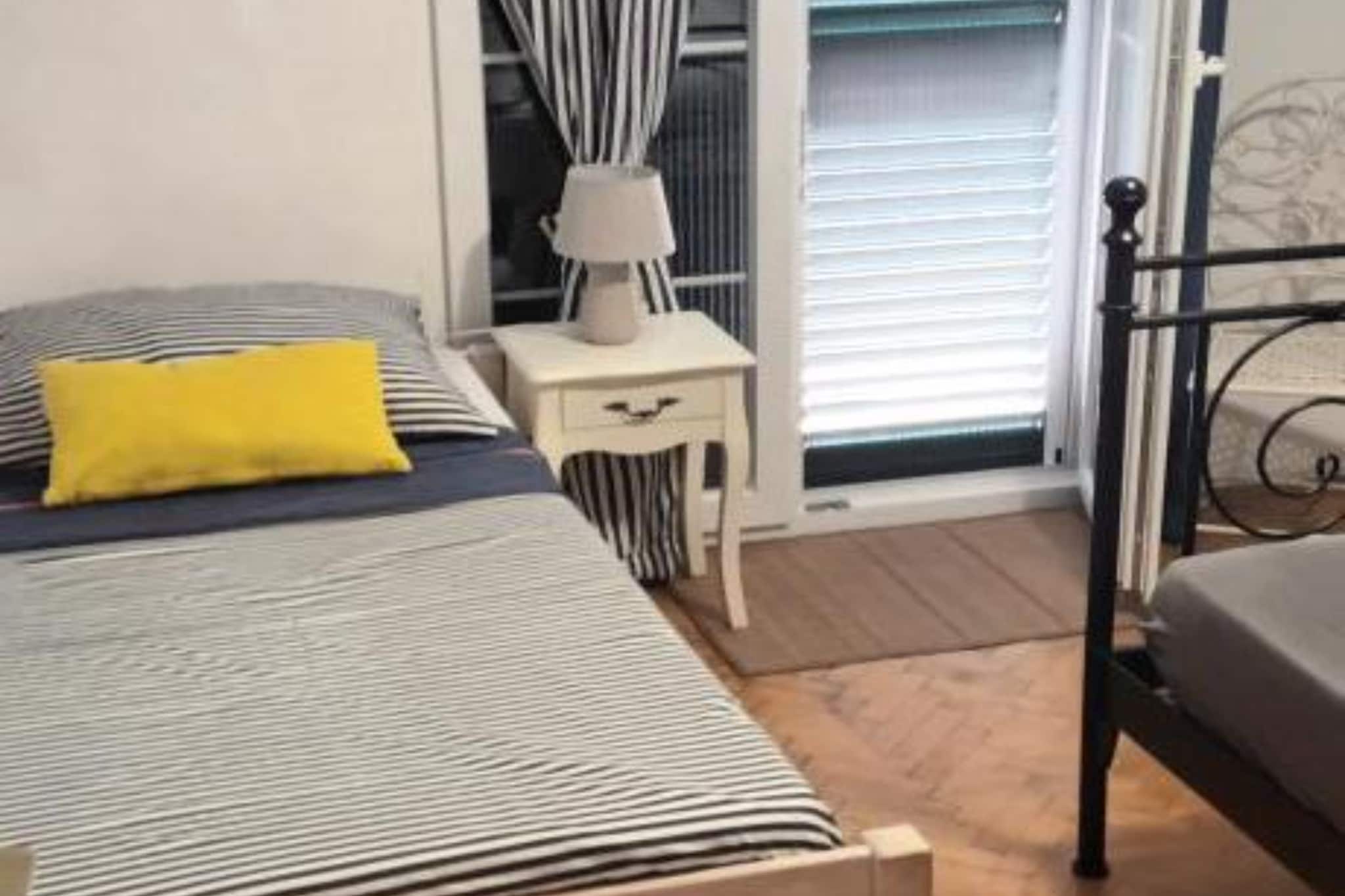 Apartments Anna Biograd na Moru - Three Bedroom Apartment With Balcony and View(Snoopie)