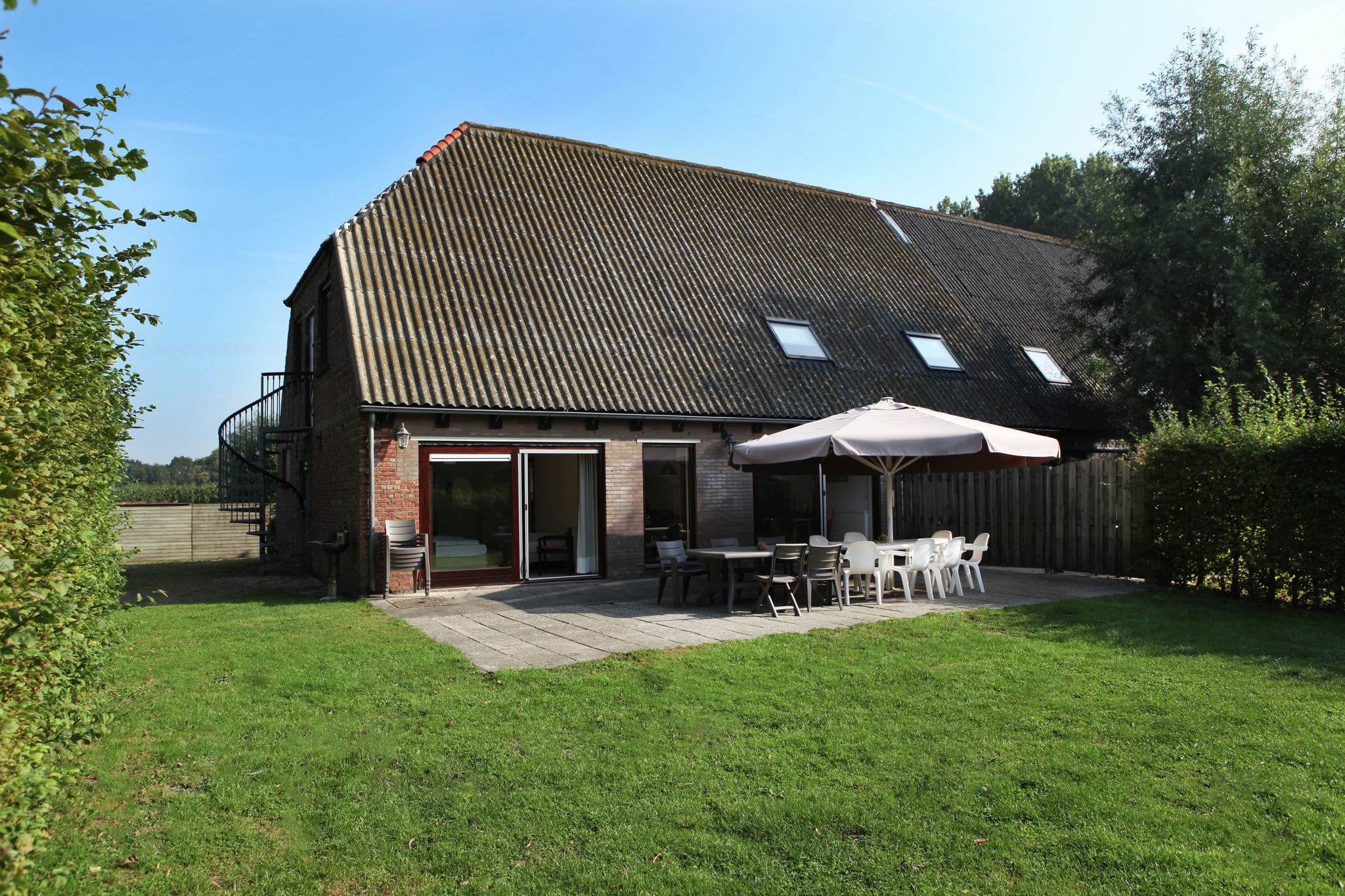 Teil eines Bauernhauses mit privater Terrasse
