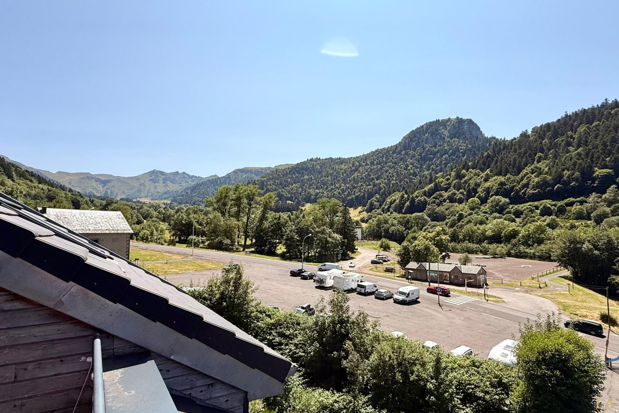 Le Belvédère de La Montille 6pers - View in summer