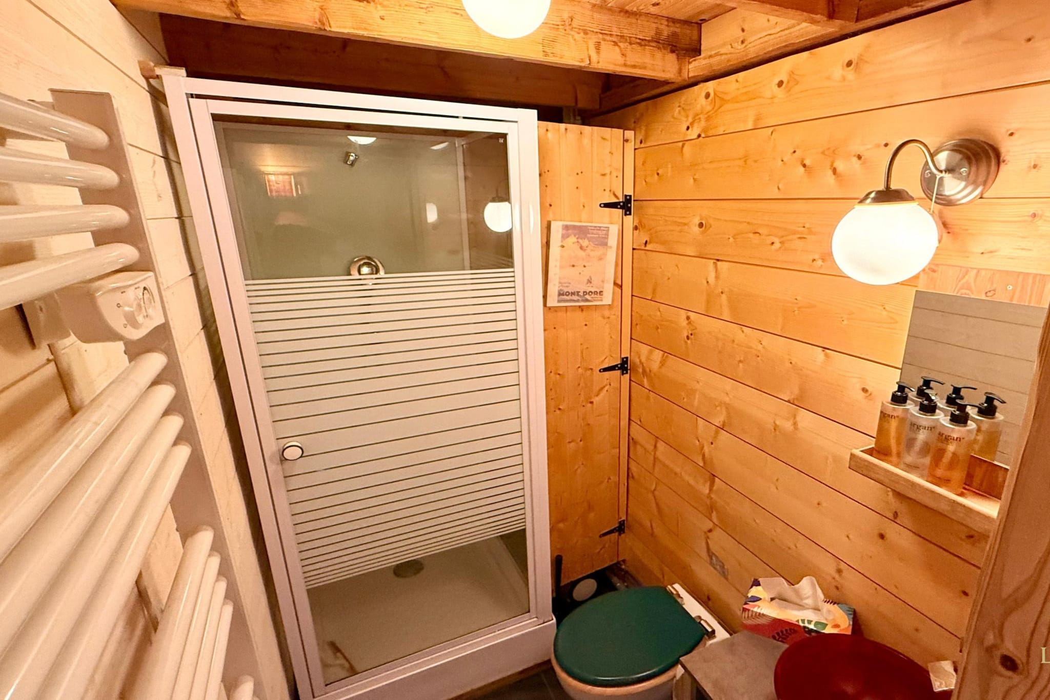 Le Sapin 43 - Badkamer