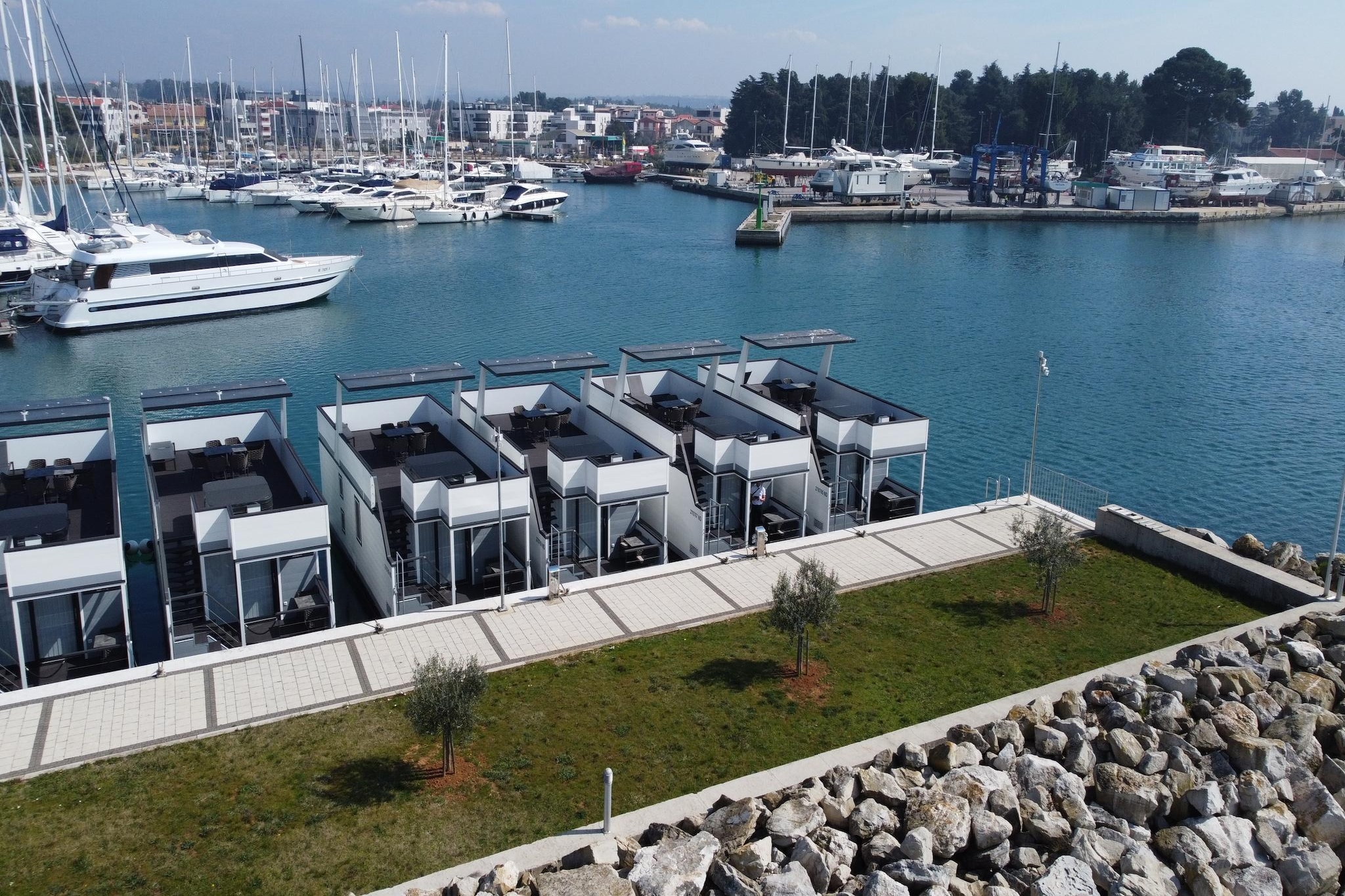 Sea Lodges Novigrad - BH20 - Gebieden zomer 1km