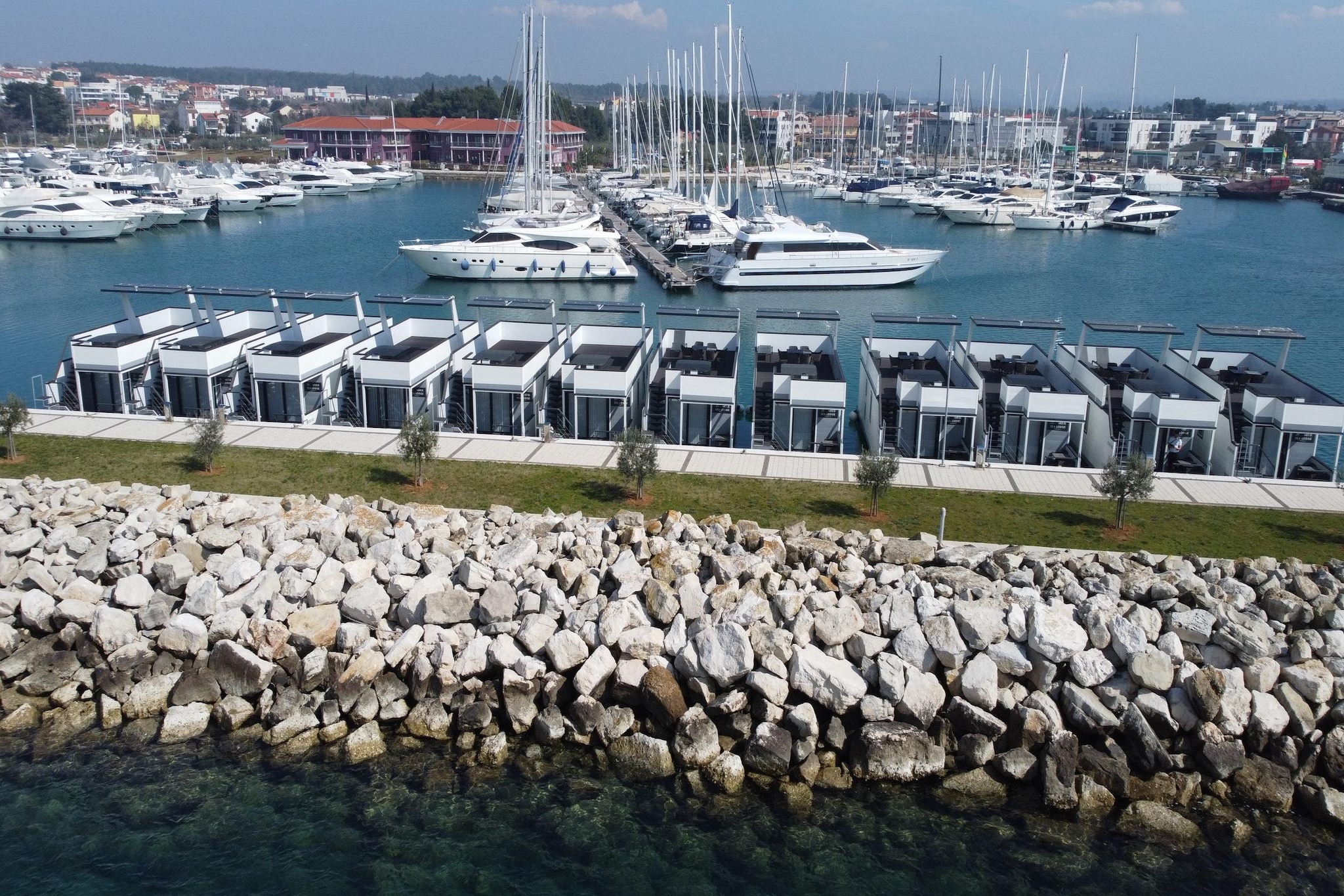 Sea Lodges Novigrad - BH20 - Gebieden zomer 1km