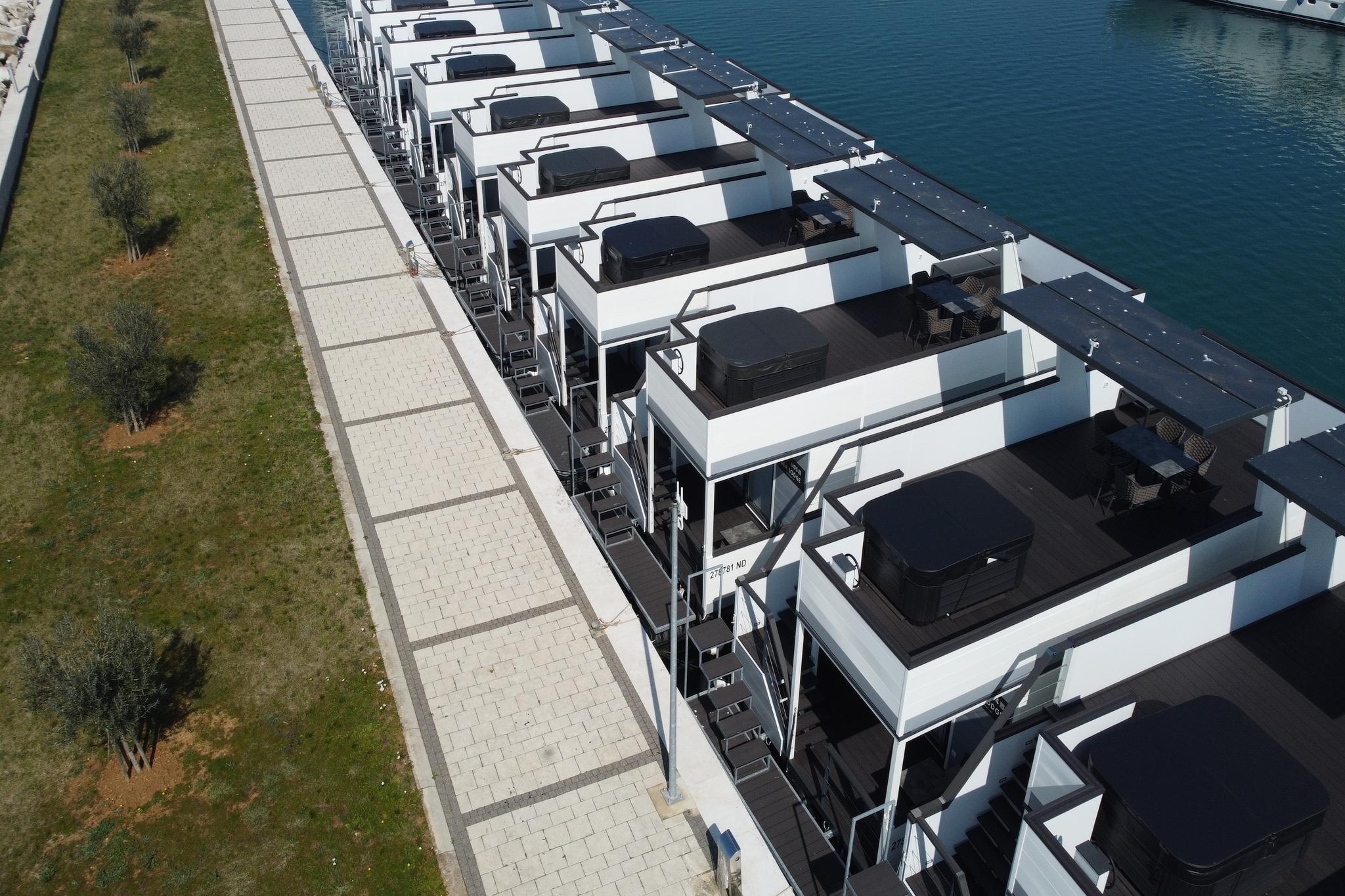 Sea Lodges Novigrad - BH20 - Gebieden zomer 1km