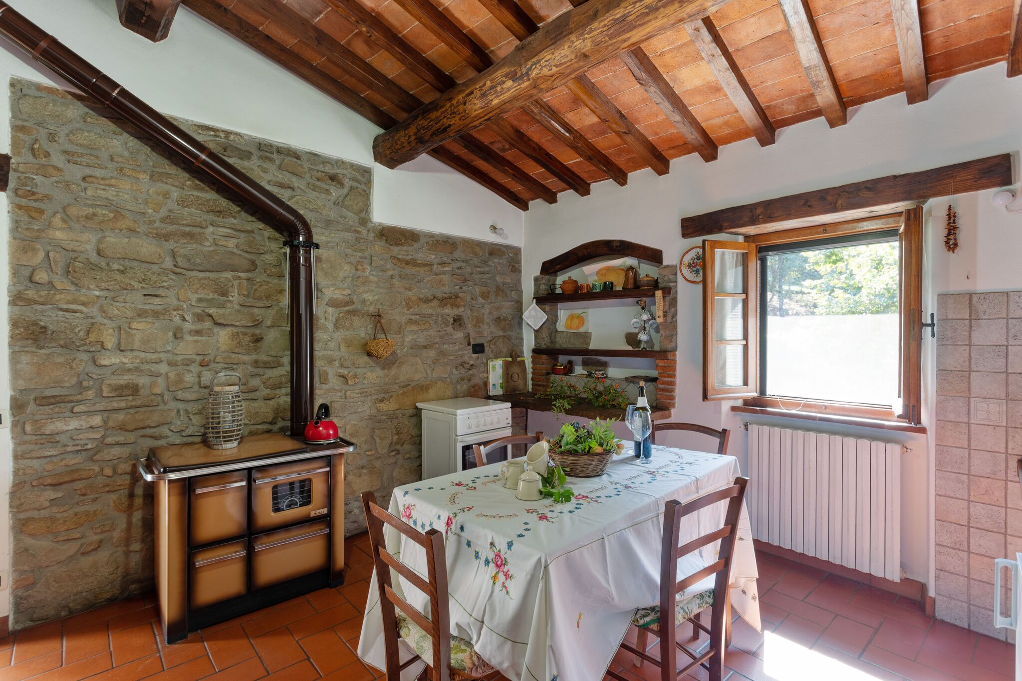 Rustic Farmhouse in Castiglion Fiorentino with BBQ