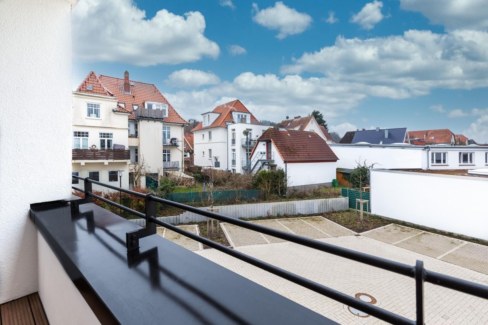 Godewindpark Travemünde Deluxe-Suite 1.17 mit West-Loggia - Uitzicht zomer