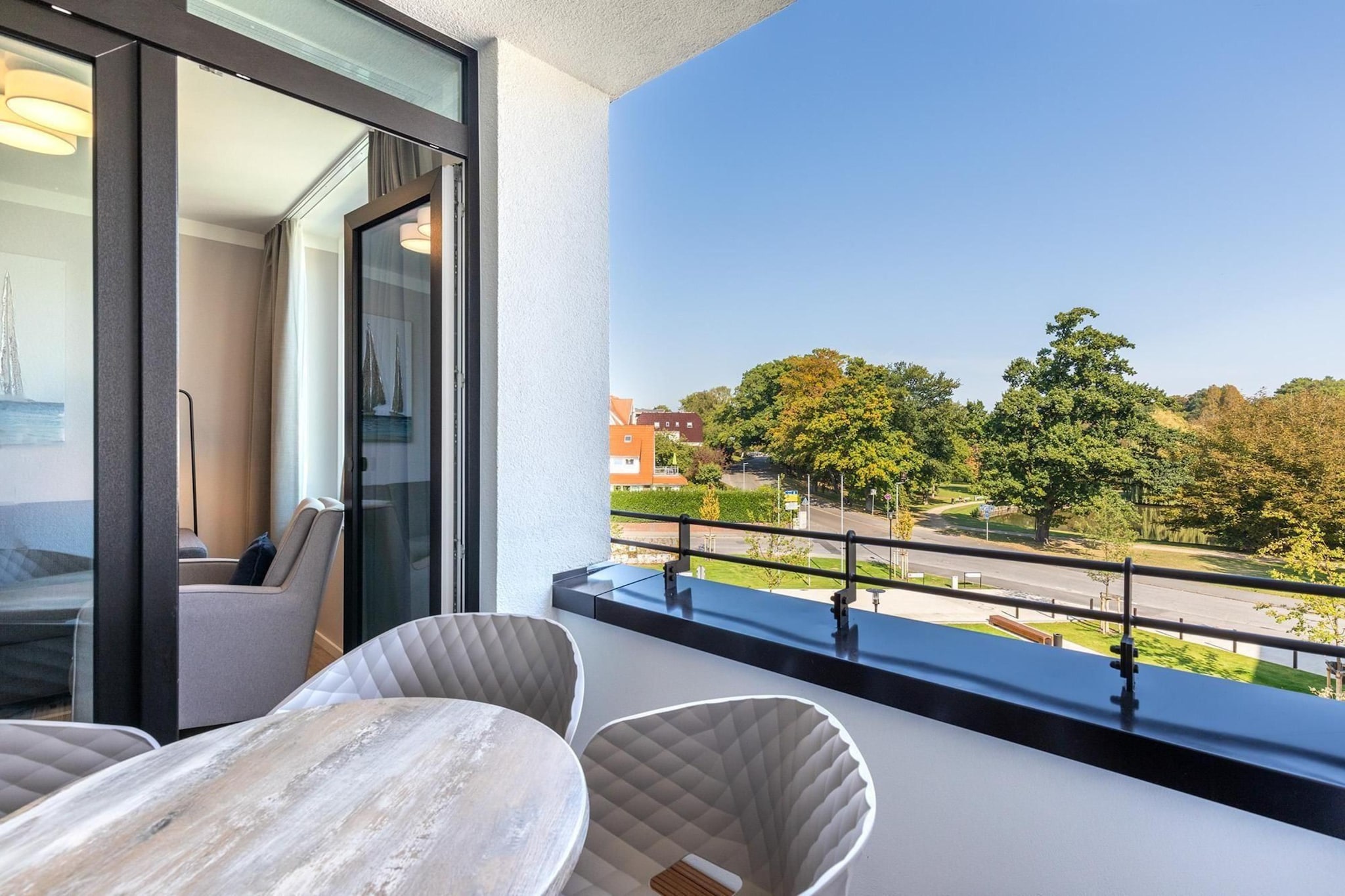 Godewindpark Travemünde Deluxe-Apartment 2.14 mit eigener e-Ladesäule, XL-Strandkorb und Hundefreundlich - Terrasbalkon