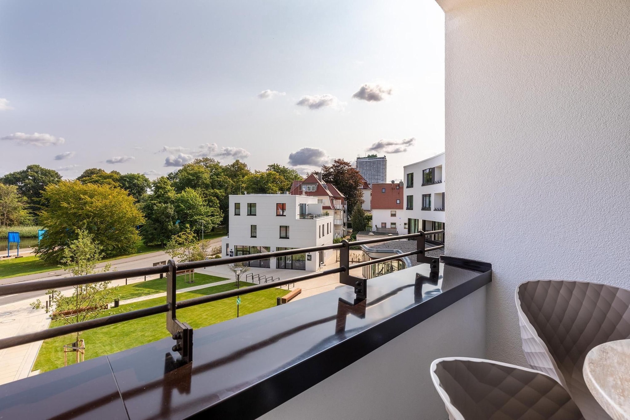 Godewindpark Travemünde Deluxe-Suite 2.04 mit Ost Loggia und Wellness - Uitzicht zomer