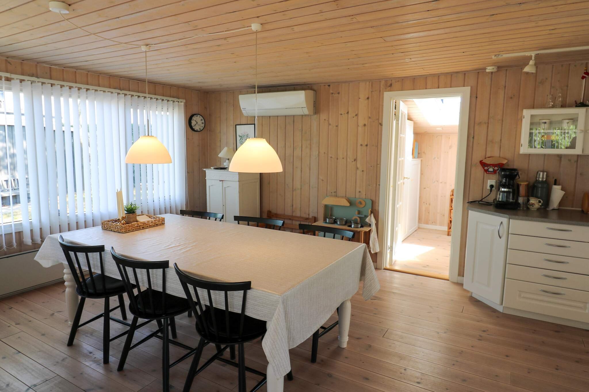 8 person holiday home in Hadsund - Indoor
