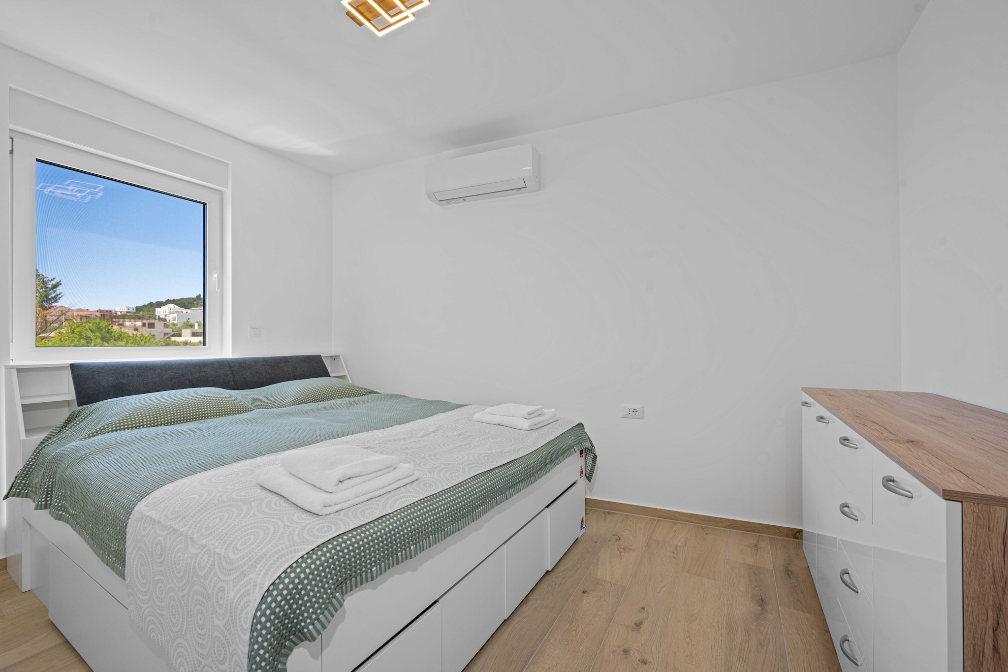 Villa Jurić - Three Bedroom Villa with Outdoor Swimming Pool - Chambre