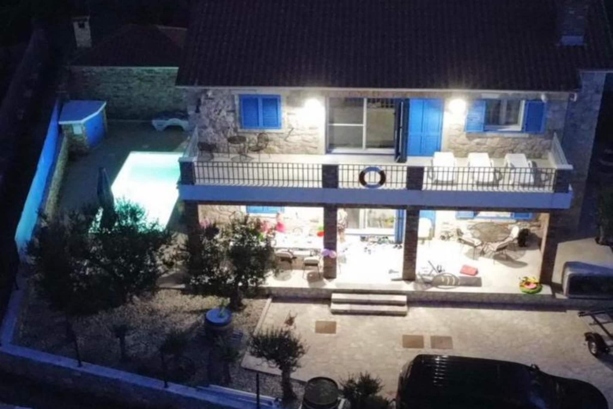 Villa Panda with pool and sea view - Buitenlucht