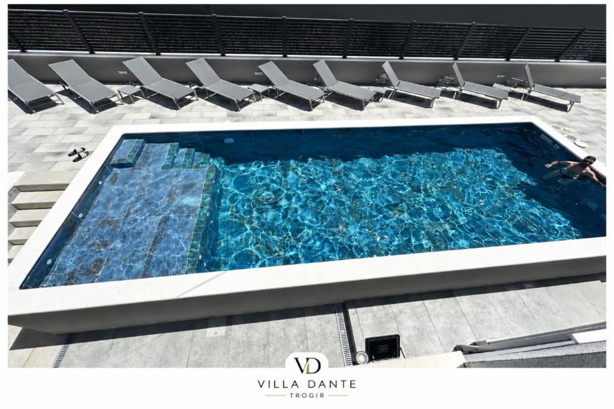 Villa Dante - Double Room 9 - Zwembad