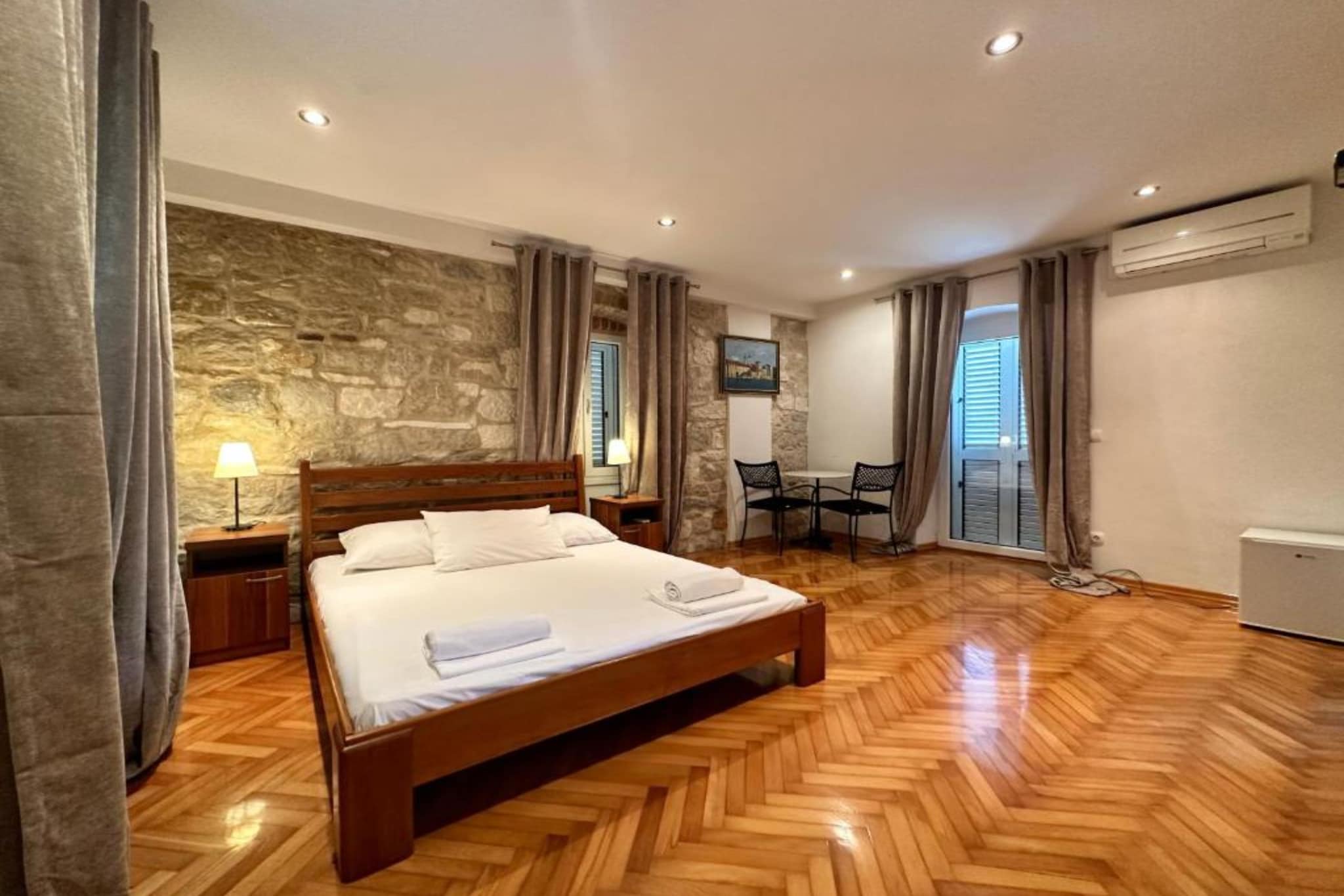 Villa Dante - Double Room 9 - Slaapkamer