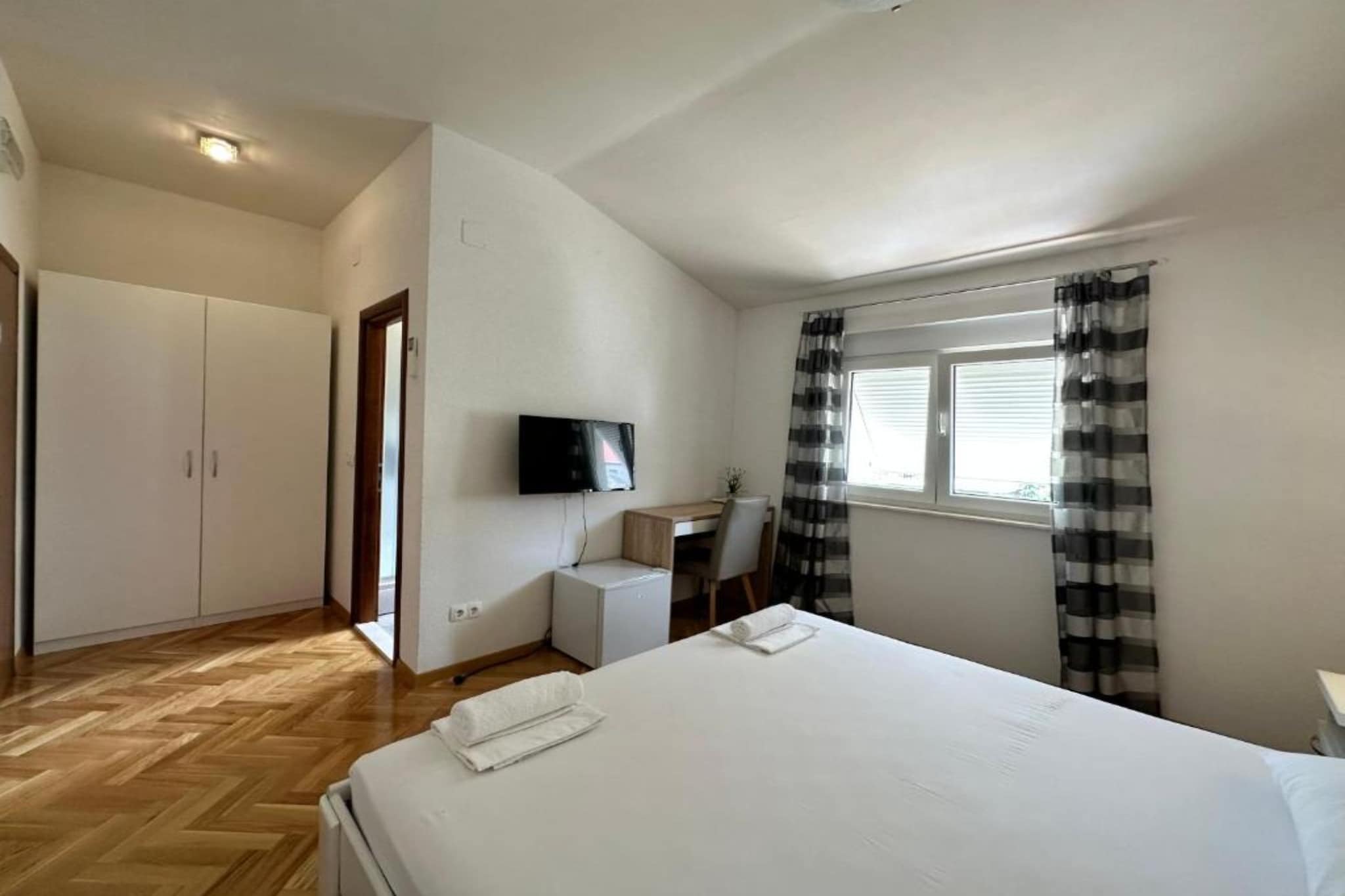 Villa Dante - Double Room 9 - Slaapkamer