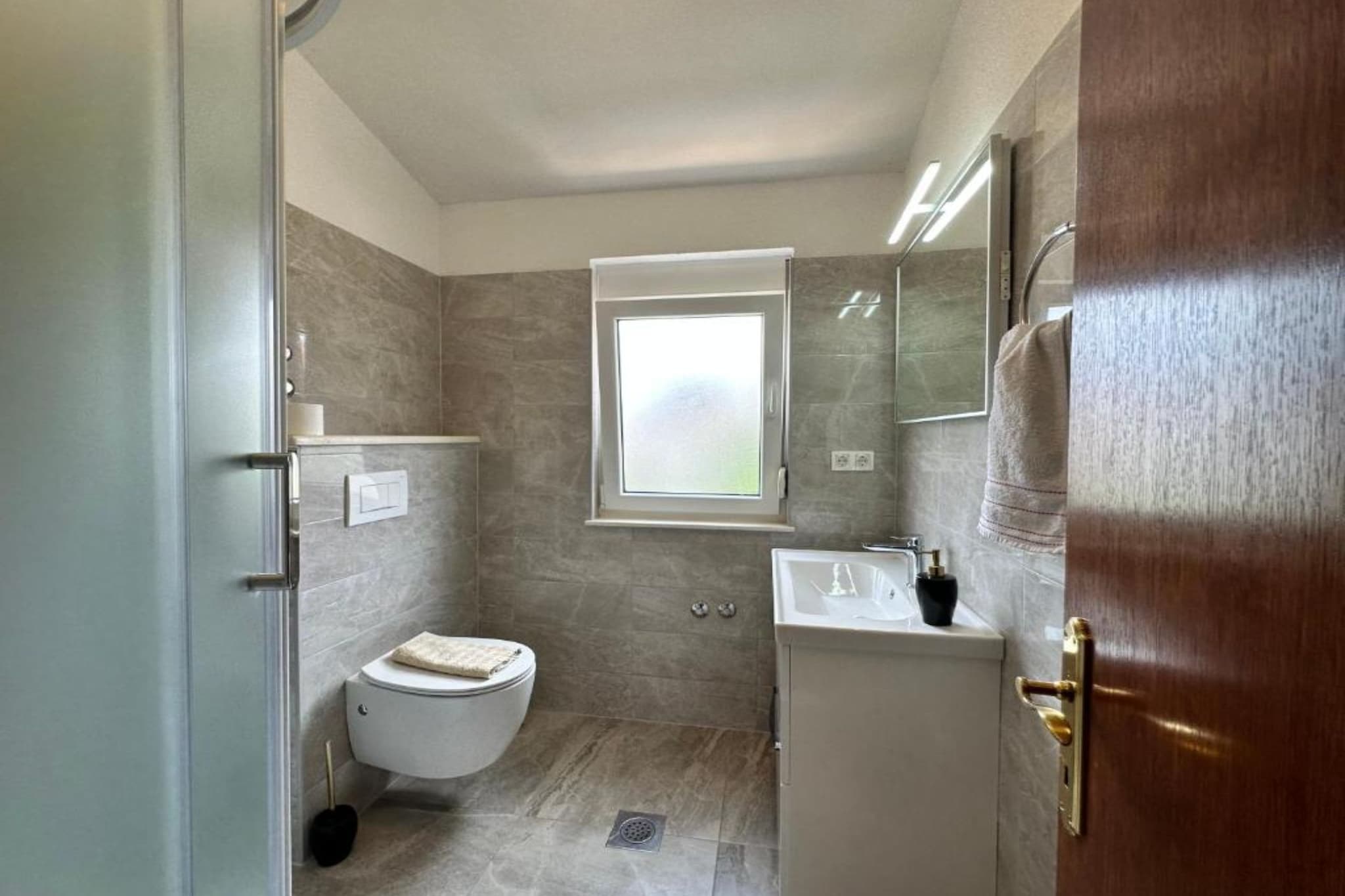 Villa Dante - Double Room 9 - Badkamer