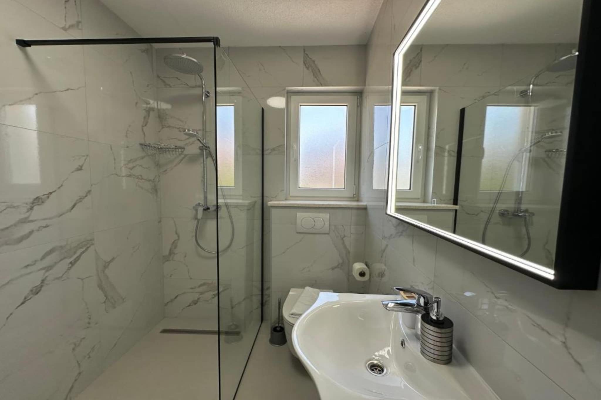 Villa Dante - Double Room 9 - Badkamer