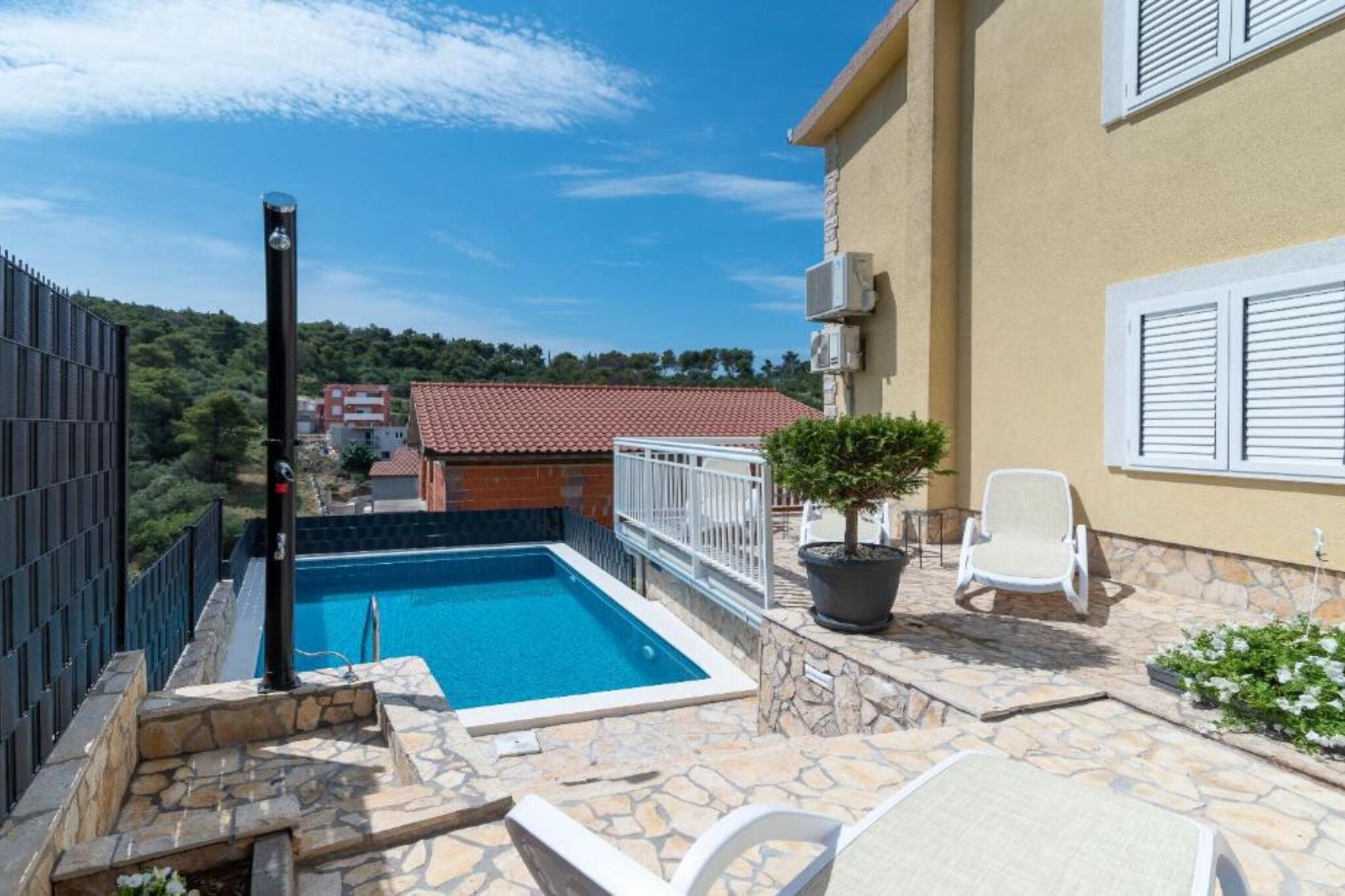 Two Bedroom Apartment with Terrace and Pool - Zwembad
