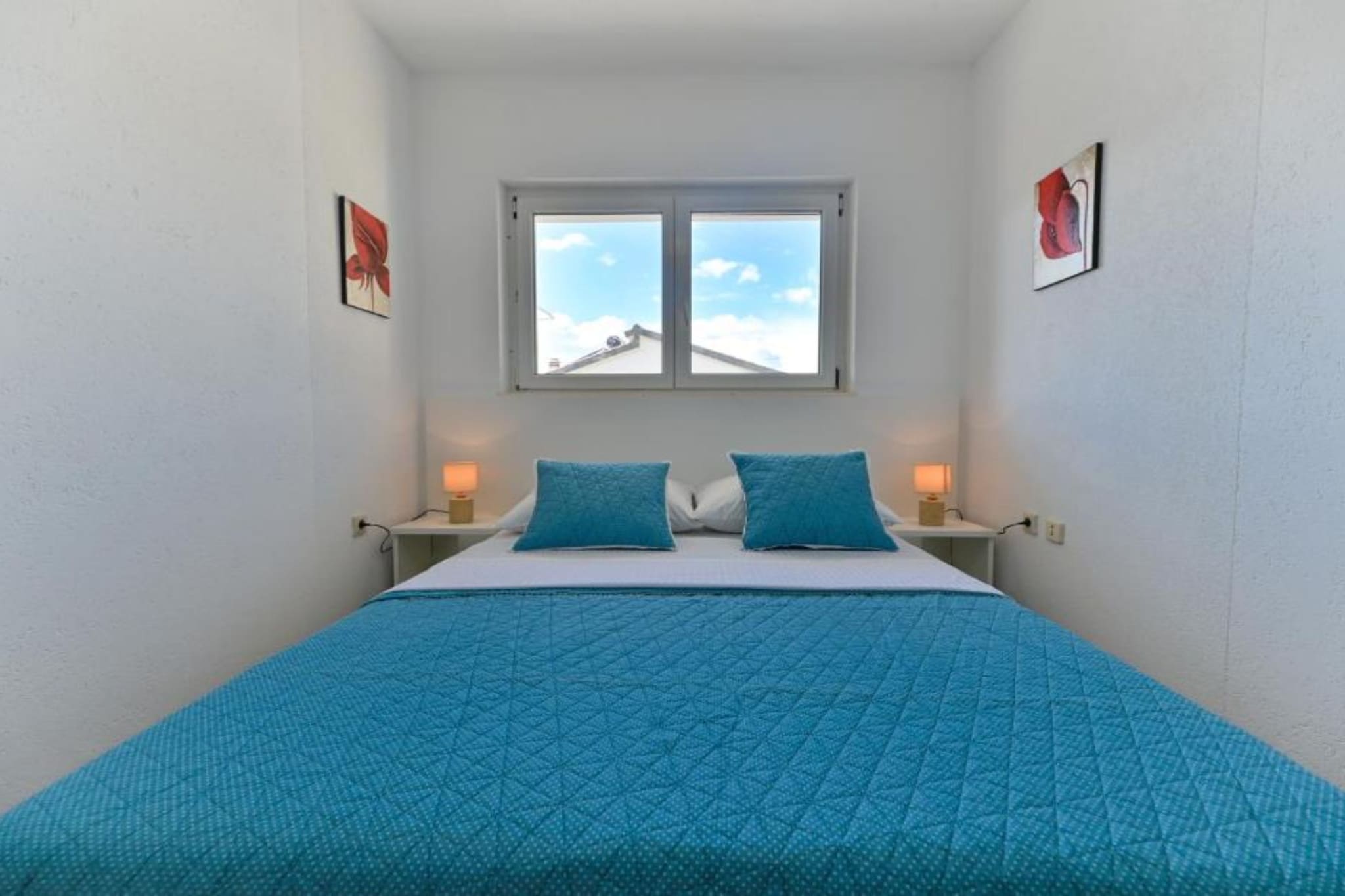 Two Bedroom Apartment with Terrace and Pool - Slaapkamer
