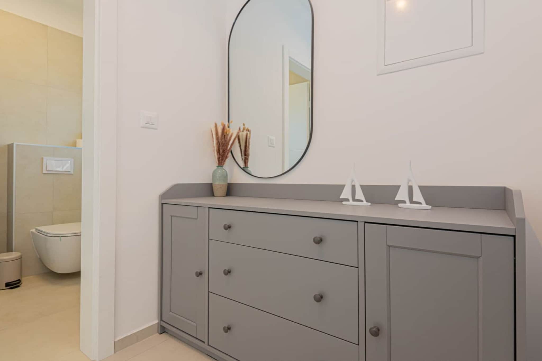 Villa Pomalo - Three Bedroom Villa with Outdoor Swimming Pool - Indoor