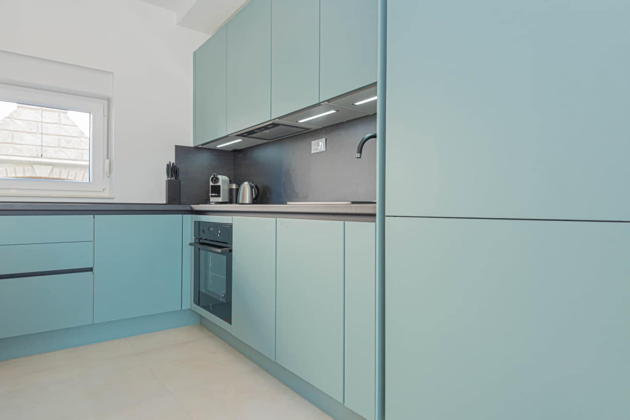 Villa Pomalo - Three Bedroom Villa with Outdoor Swimming Pool - Kitchen