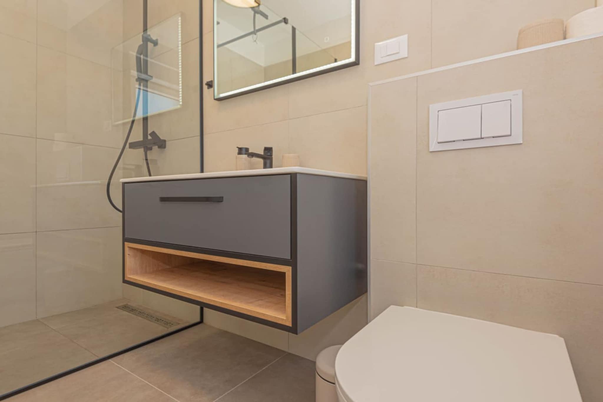 Villa Pomalo - Three Bedroom Villa with Outdoor Swimming Pool - Bathroom
