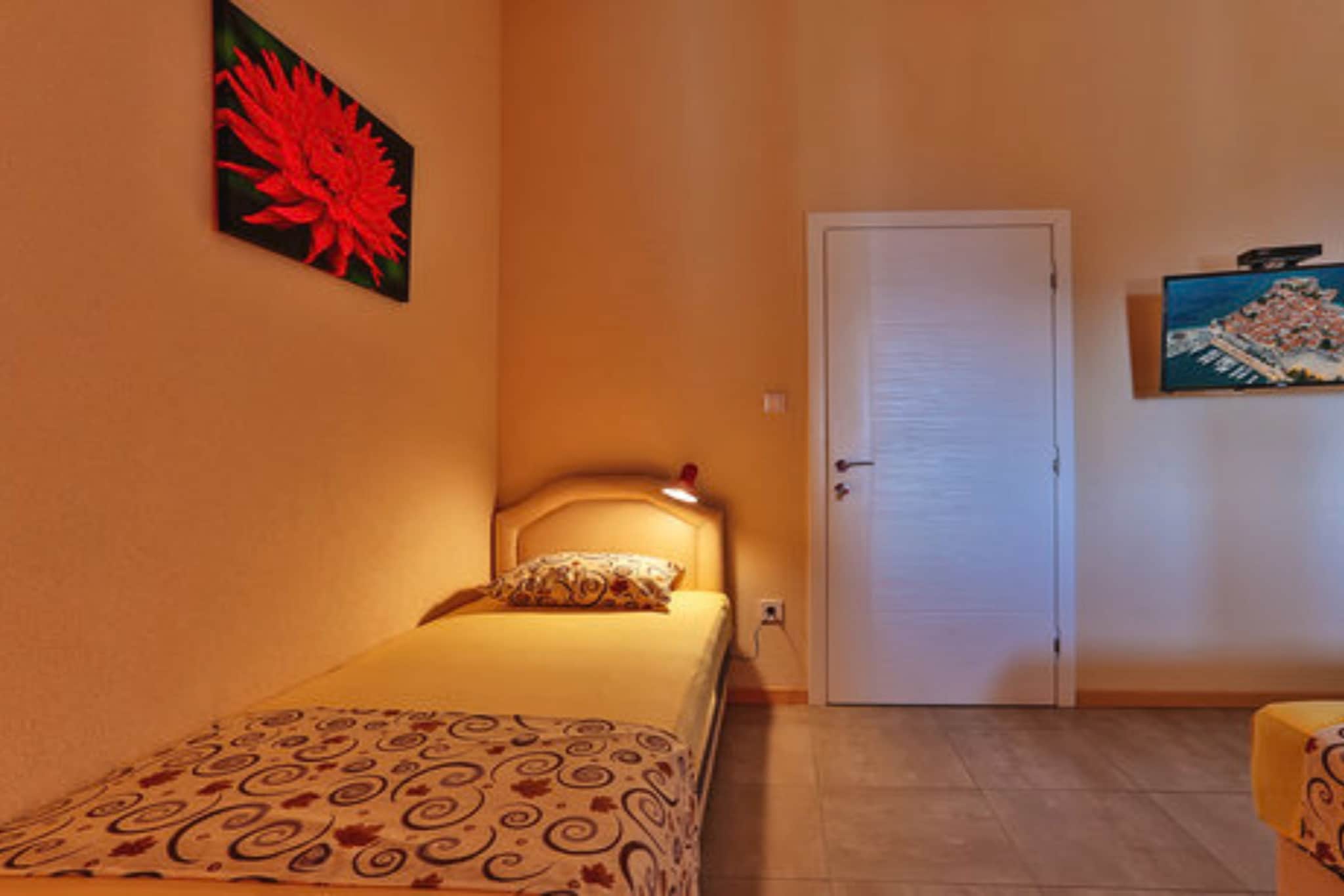 Beachfront Sunset Apartments Sutomore - Studio Apartment with Sea View and Terrace
