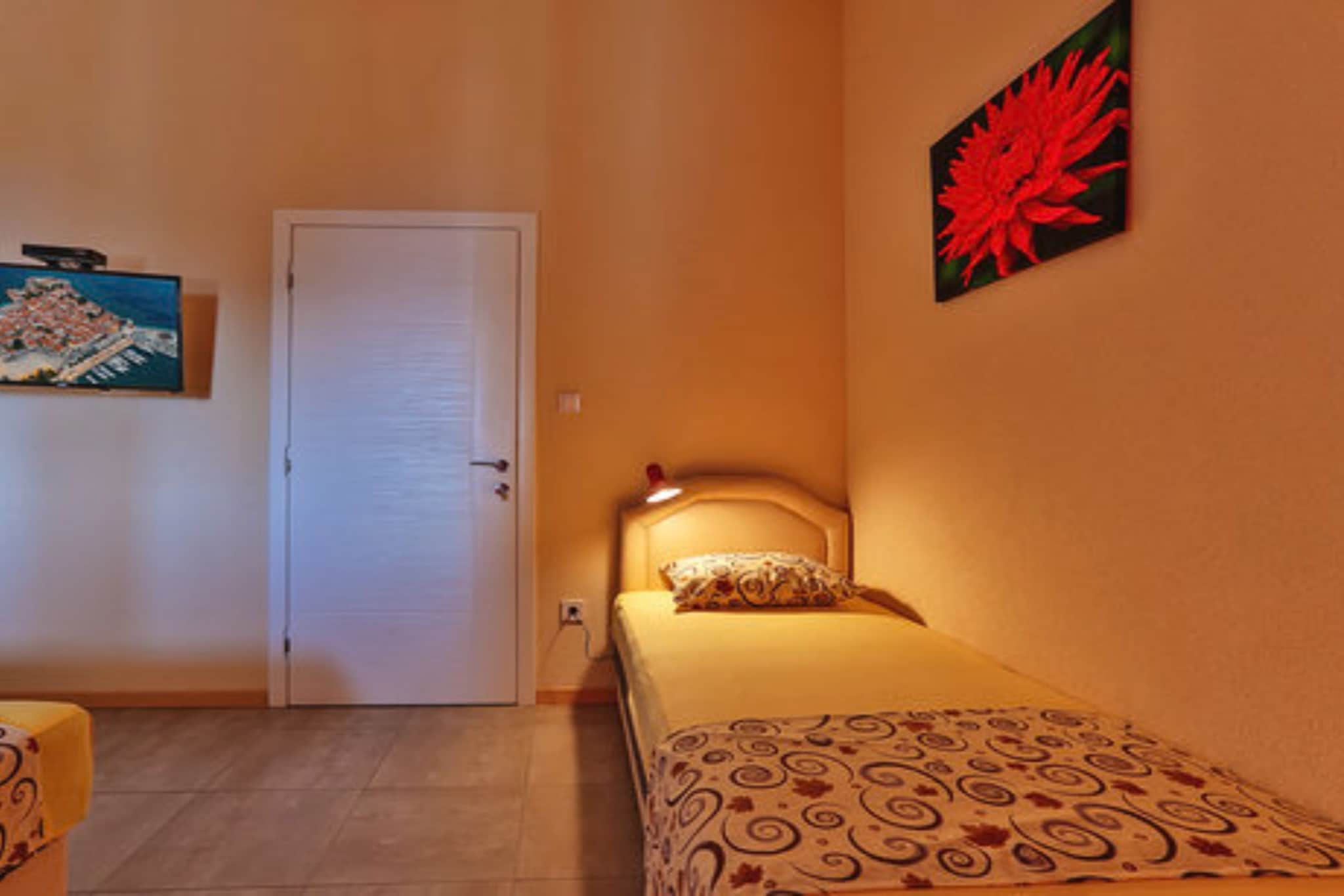 Beachfront Sunset Apartments Sutomore - Studio Apartment with Sea View and Terrace