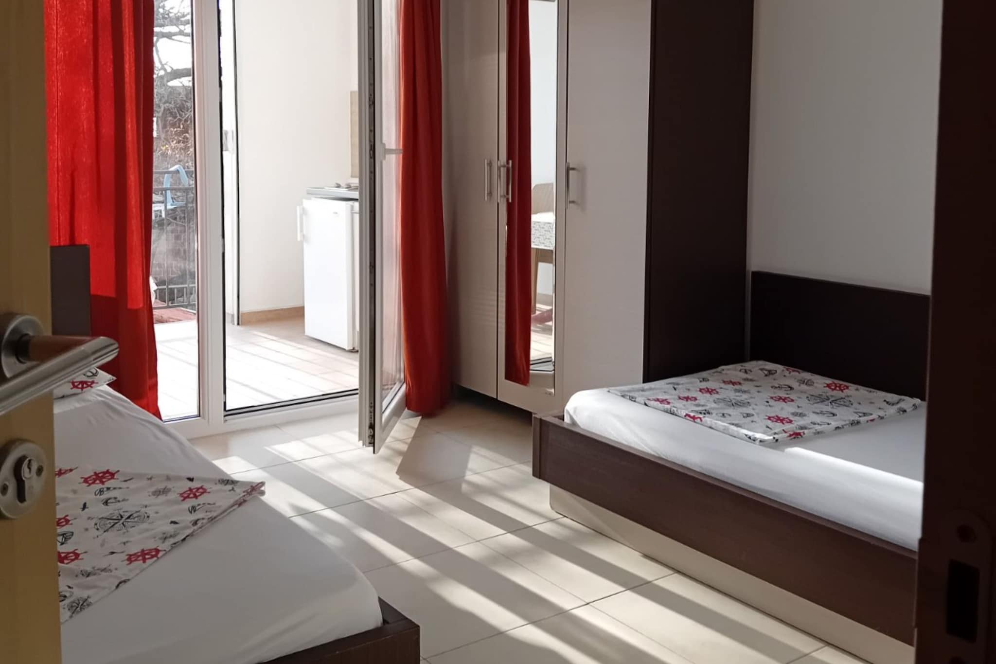 Beachfront Sunset Apartments Sutomore - Superior Studio Apartment with Sea View and Terrace