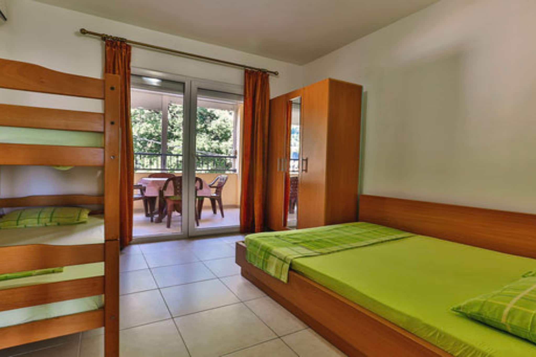 Beachfront Sunset Apartments Sutomore - Classic Studio Apartment with Mountain View and Loggia