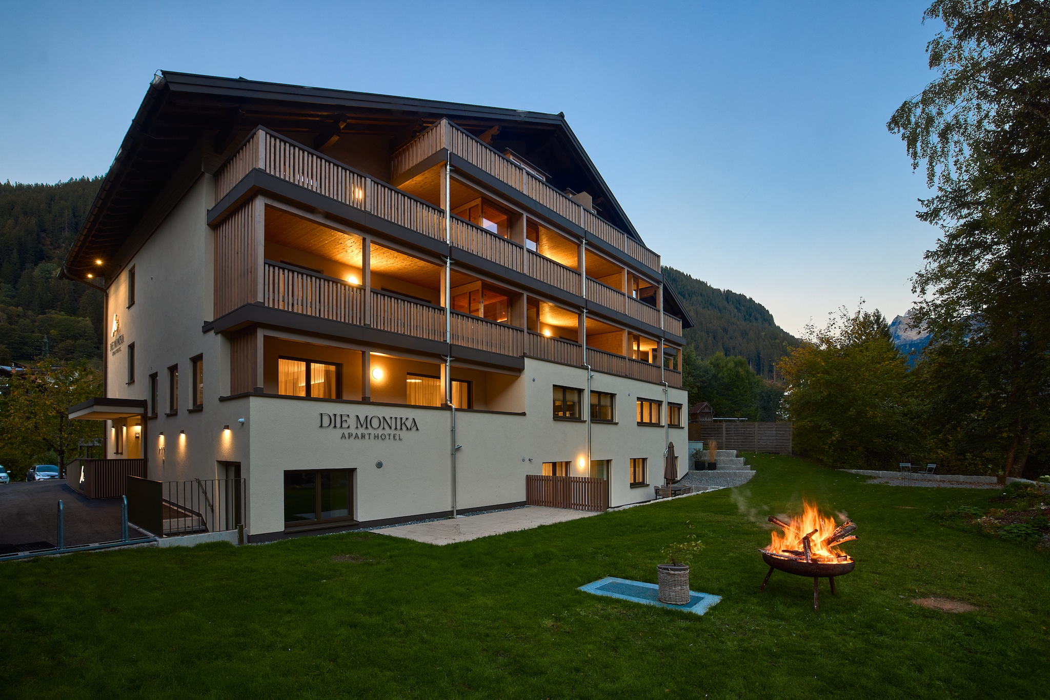 Die Monika M78 Spa
