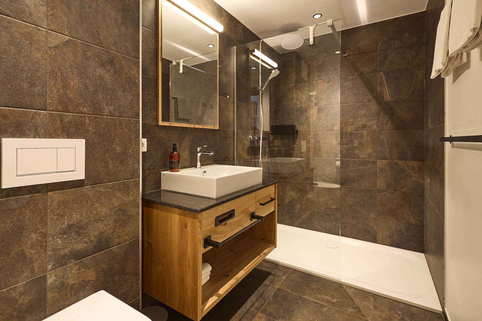 Die Monika M45 Spa - Badkamer