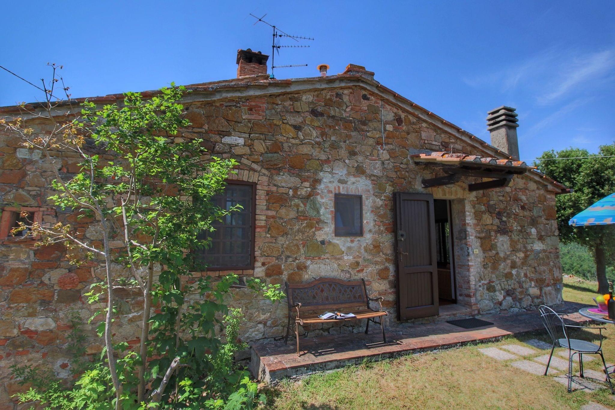 Farmhouse with private garden and air conditioning