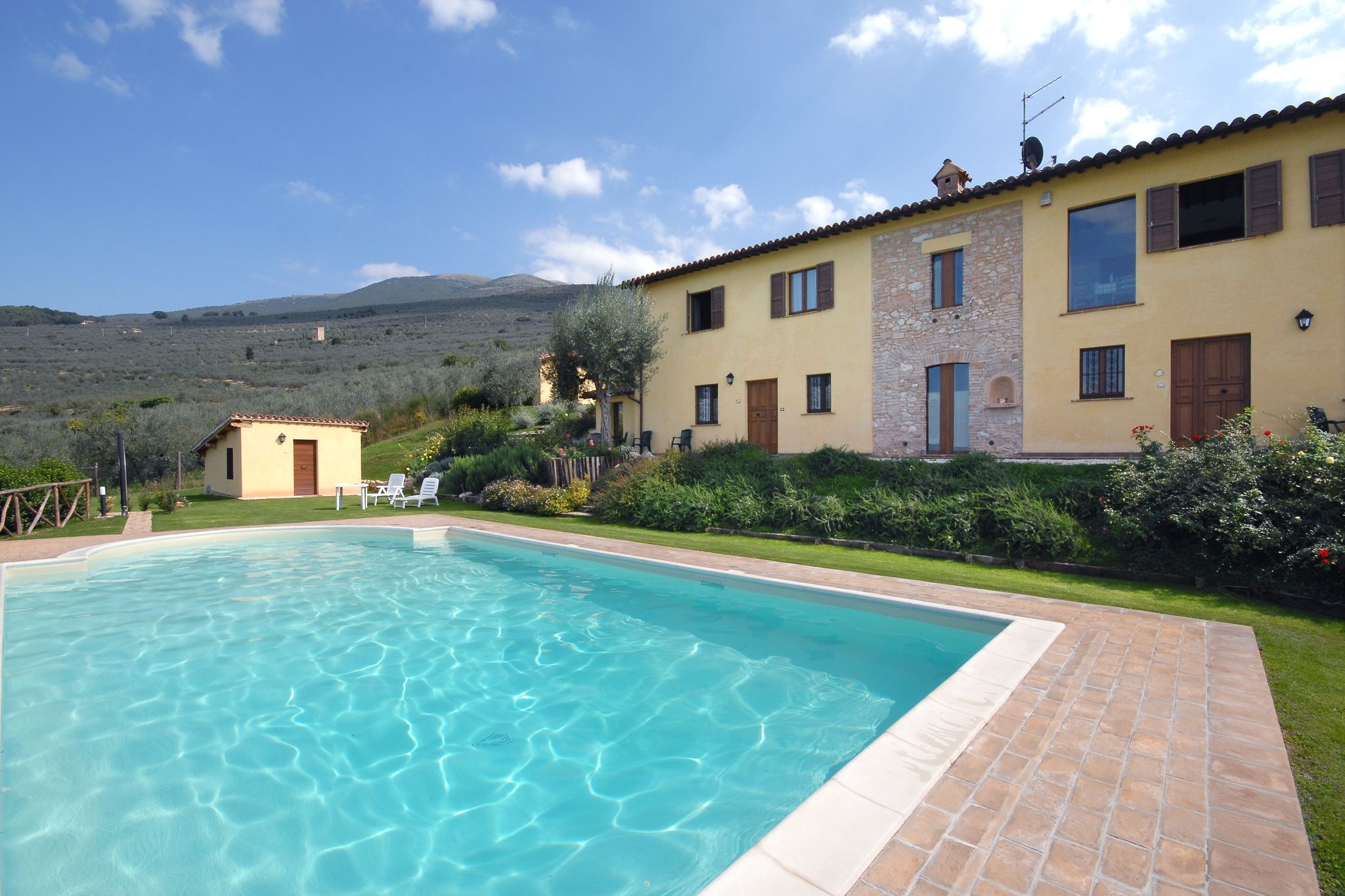 Agriturismo in the hills, private terrace, swimming pool and beautiful view