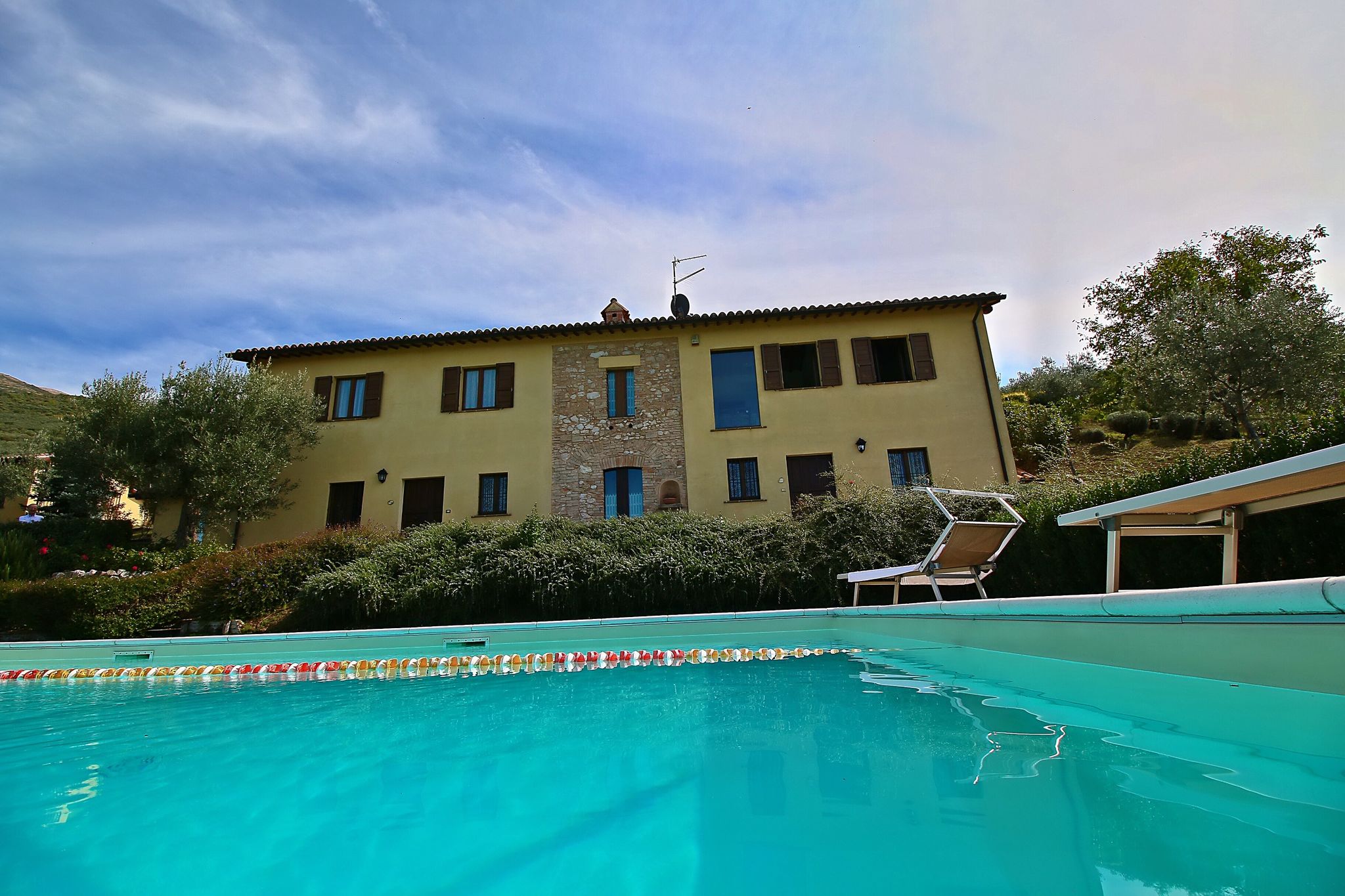 Maison de campagne confortable avec piscine à Trevi