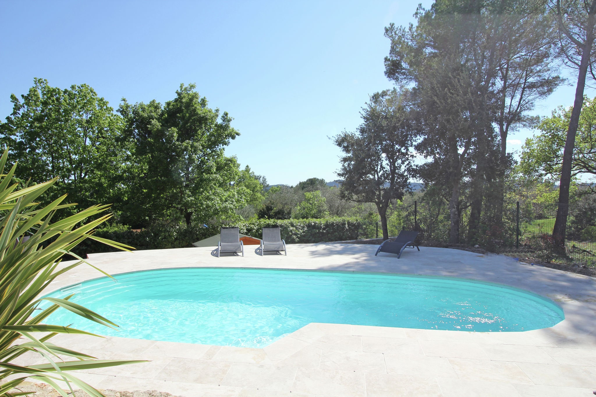 Üppige Villa in Bagnols en Foret mit privatem Pool