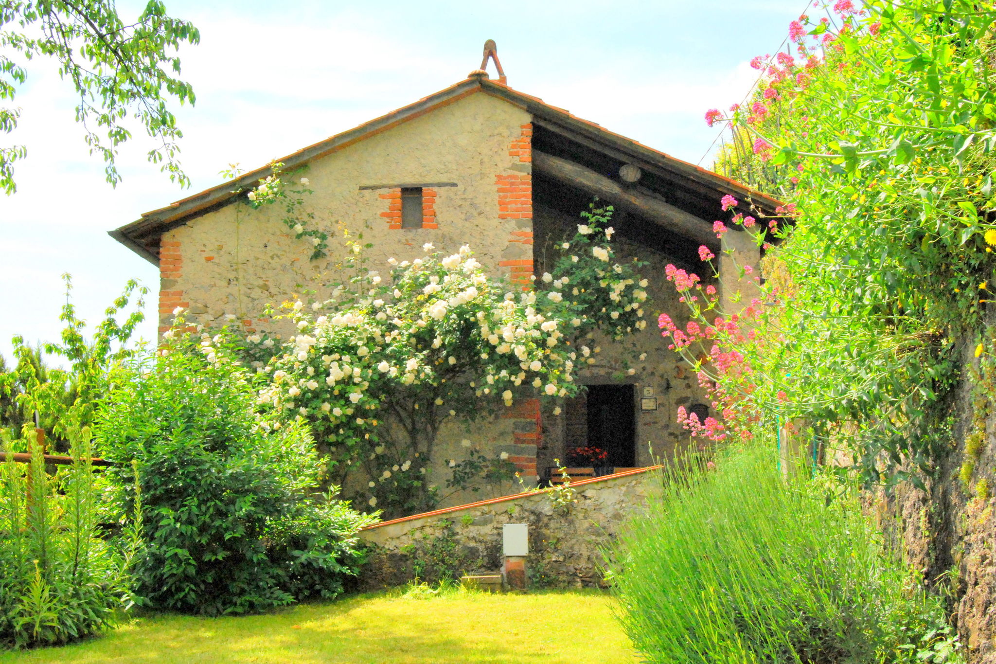 Zonnig vakantiehuis in Bagni di Lucca met geweldig uitzicht