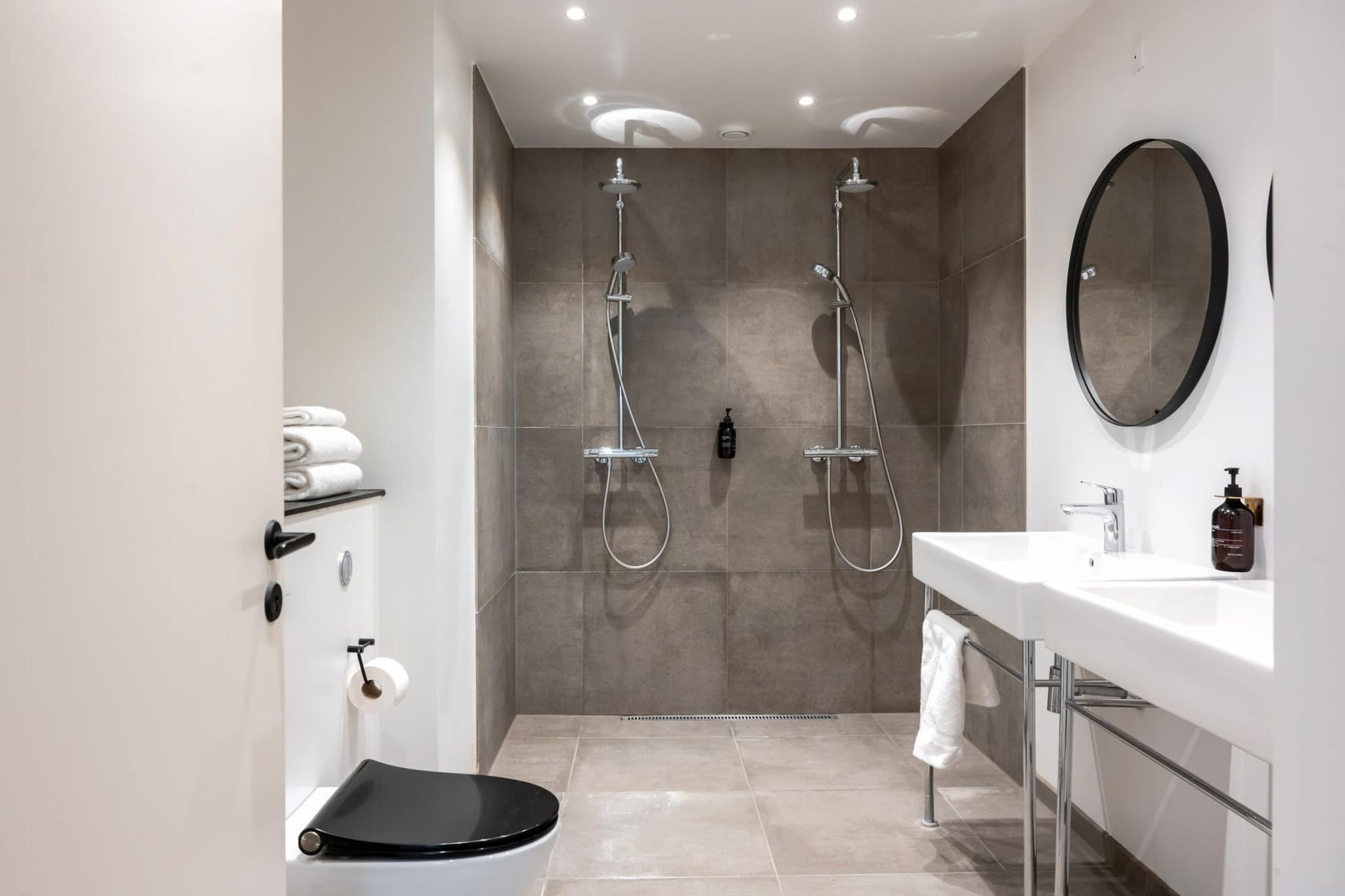 D1.Lakes 2BR 2Ba - Badkamer