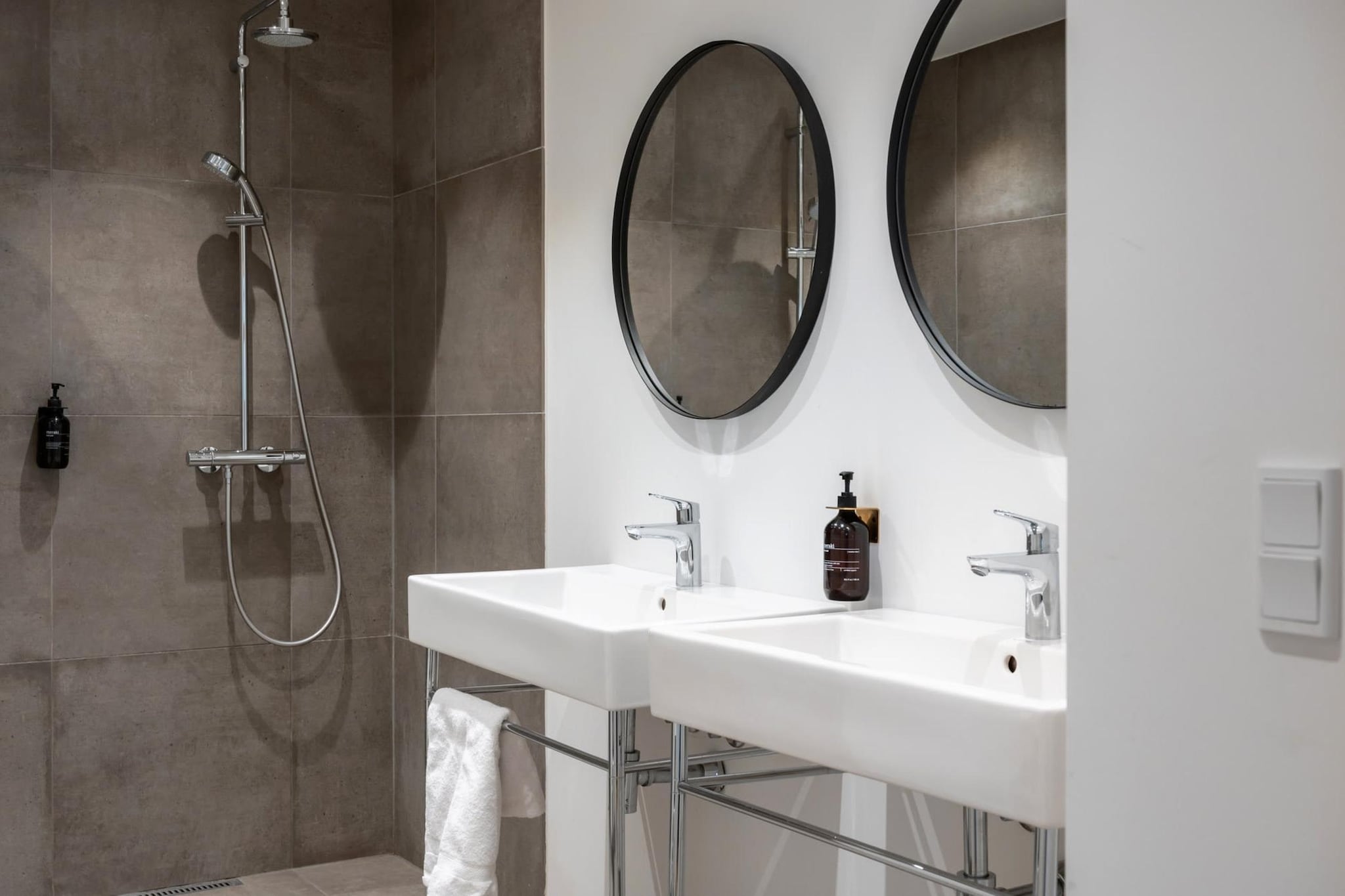 D1.Lakes 2BR 2Ba - Badkamer