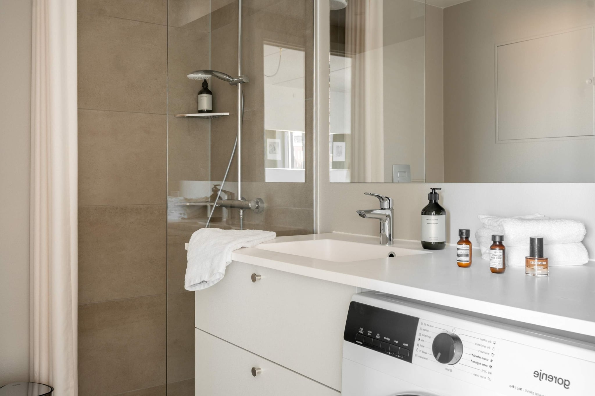 D7.Clover 2BR - Badkamer