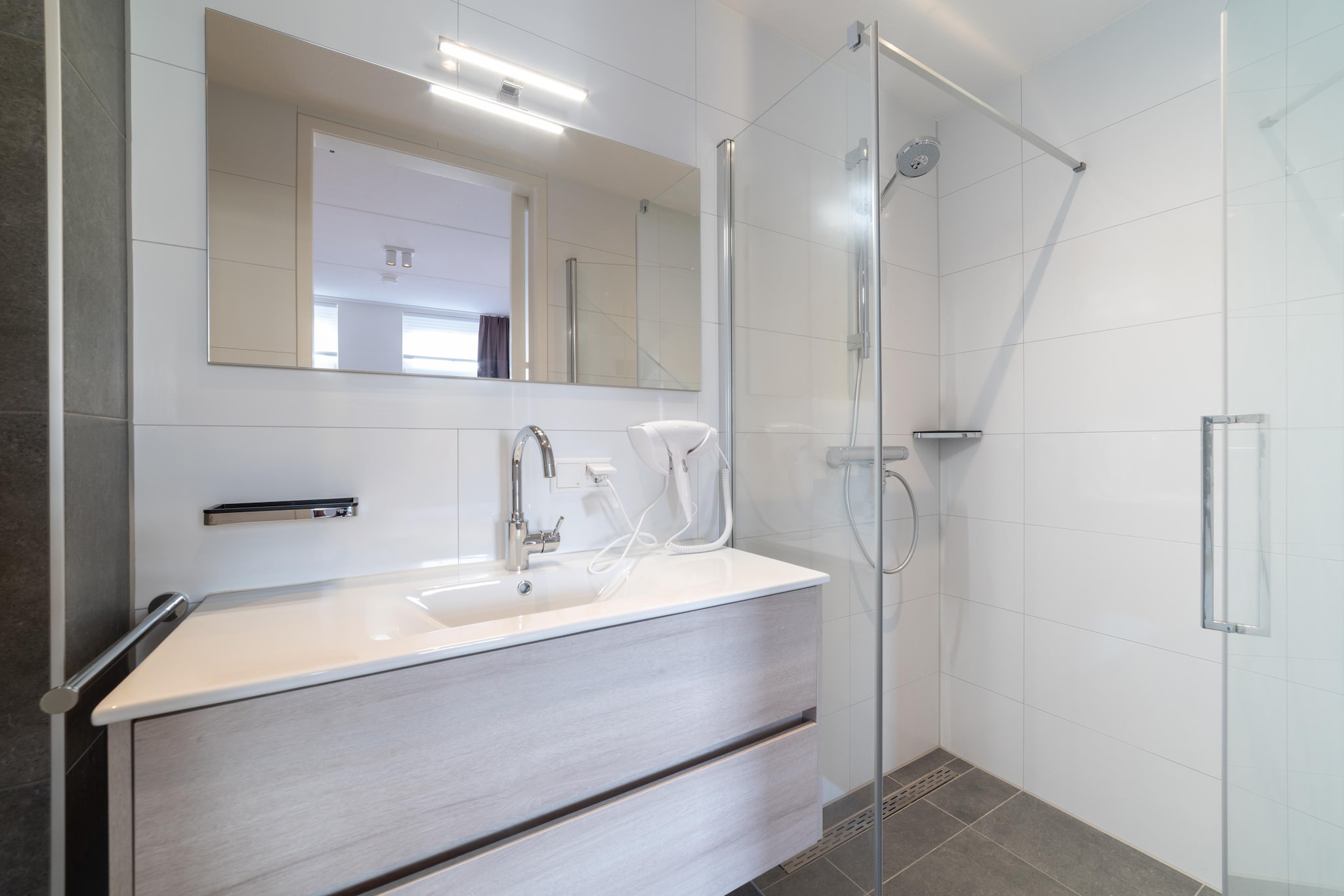 Villa 10 - 12-persoons villa met buitenjacuzzi - Bathroom