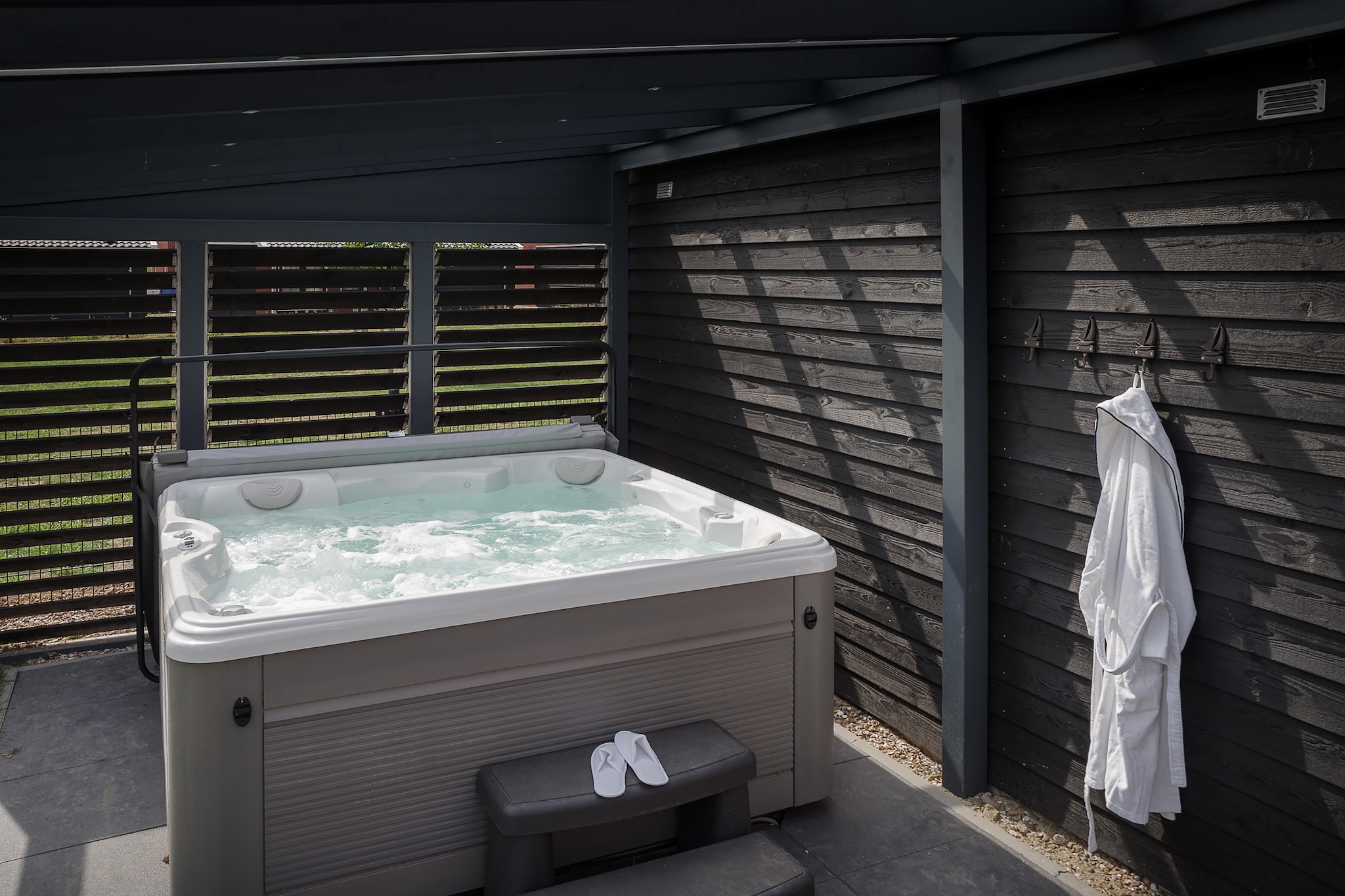 Villa 10 - 12-persoons villa met buitenjacuzzi - Wellness