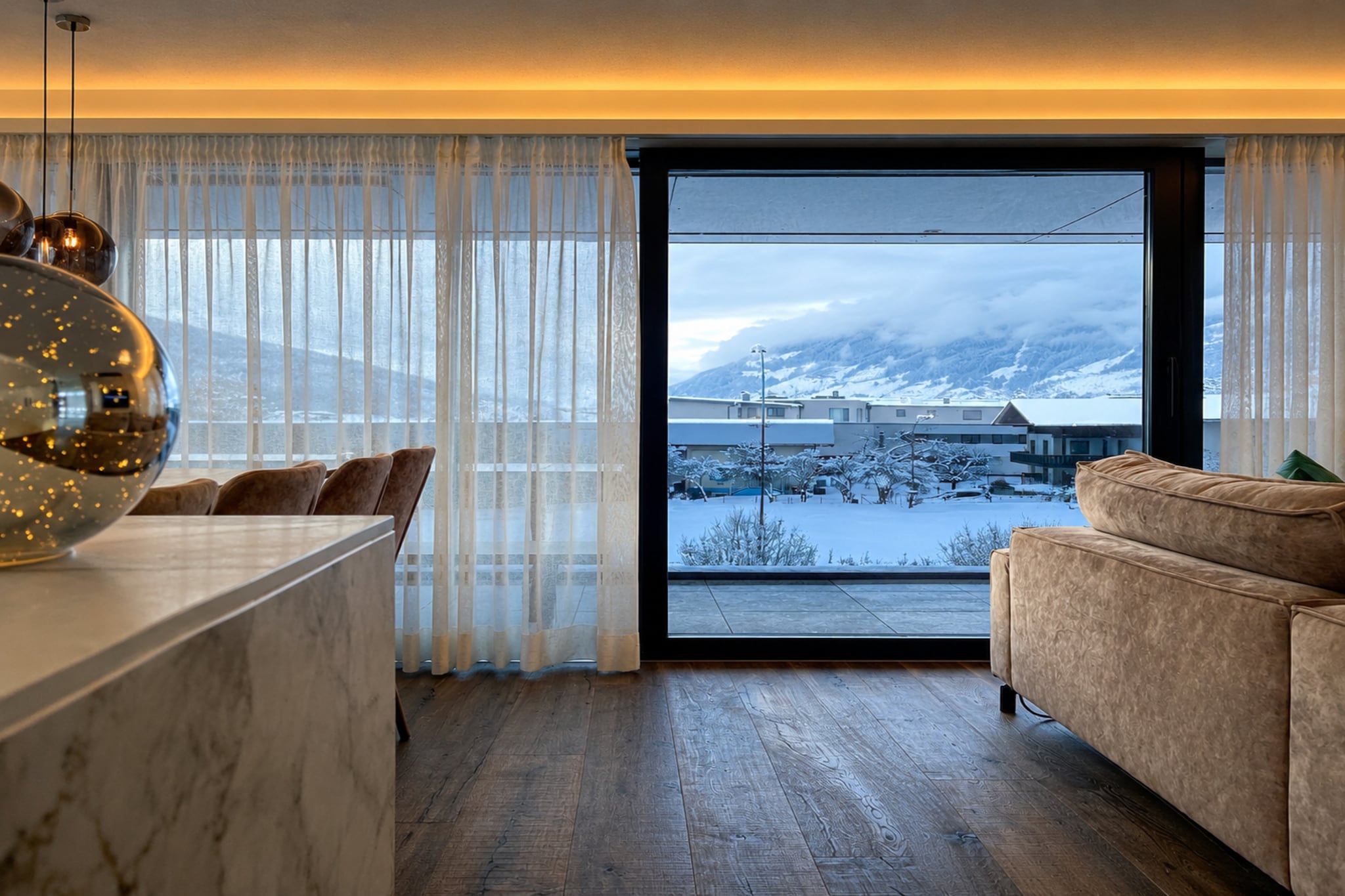 Penthouse B-HOME - Wohnzimmer