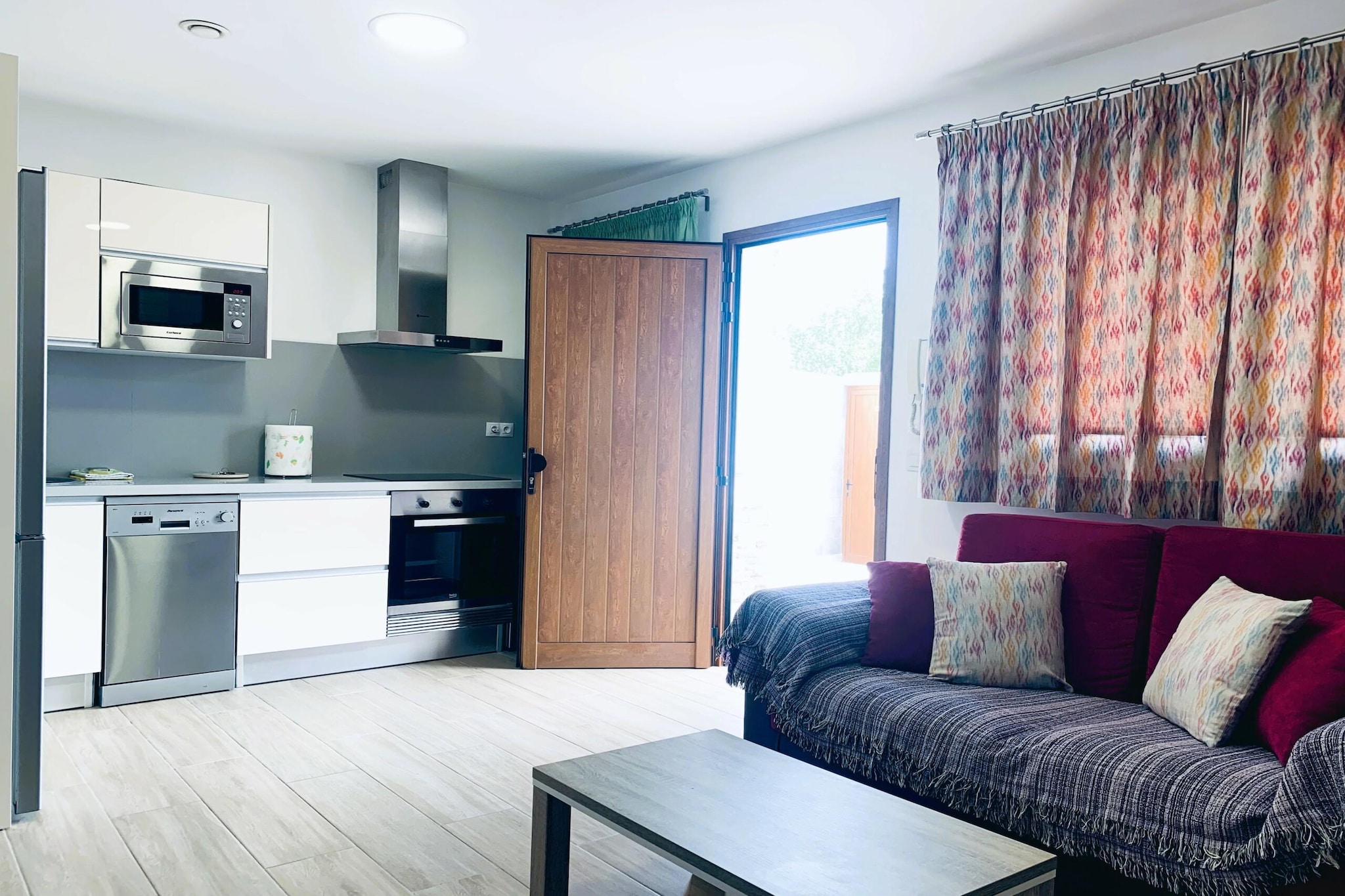 The Madroño Holiday Home - 2 Pax